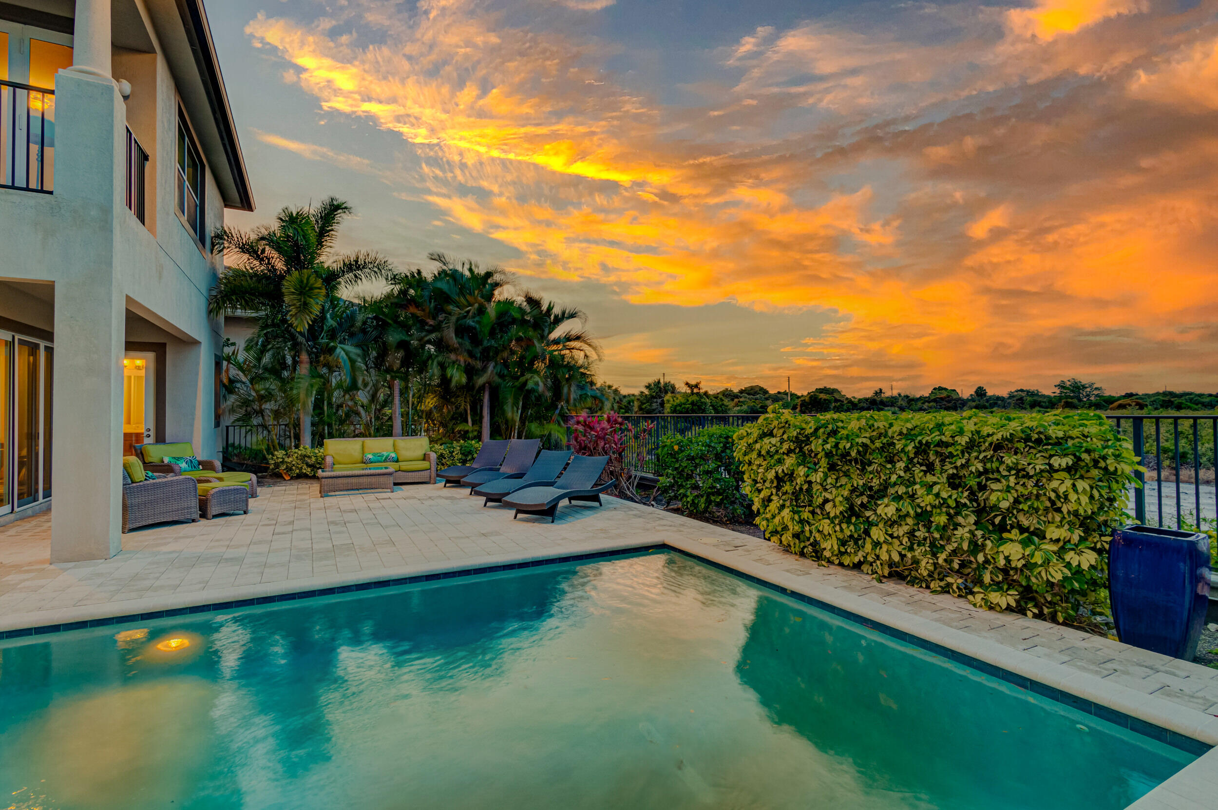 1717 W Hemingway Drive