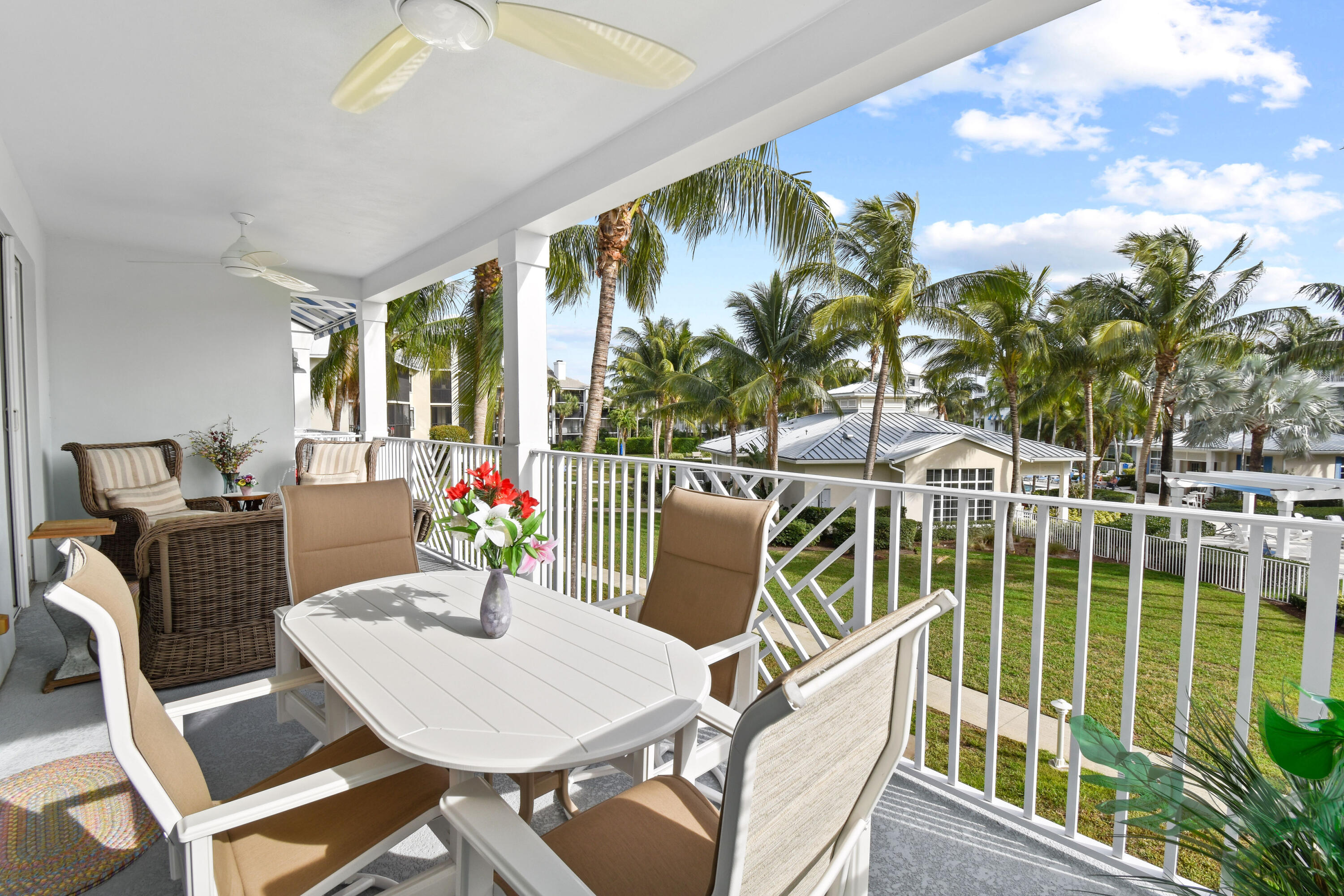 323 Bay Colony Drive N , And Slip 25