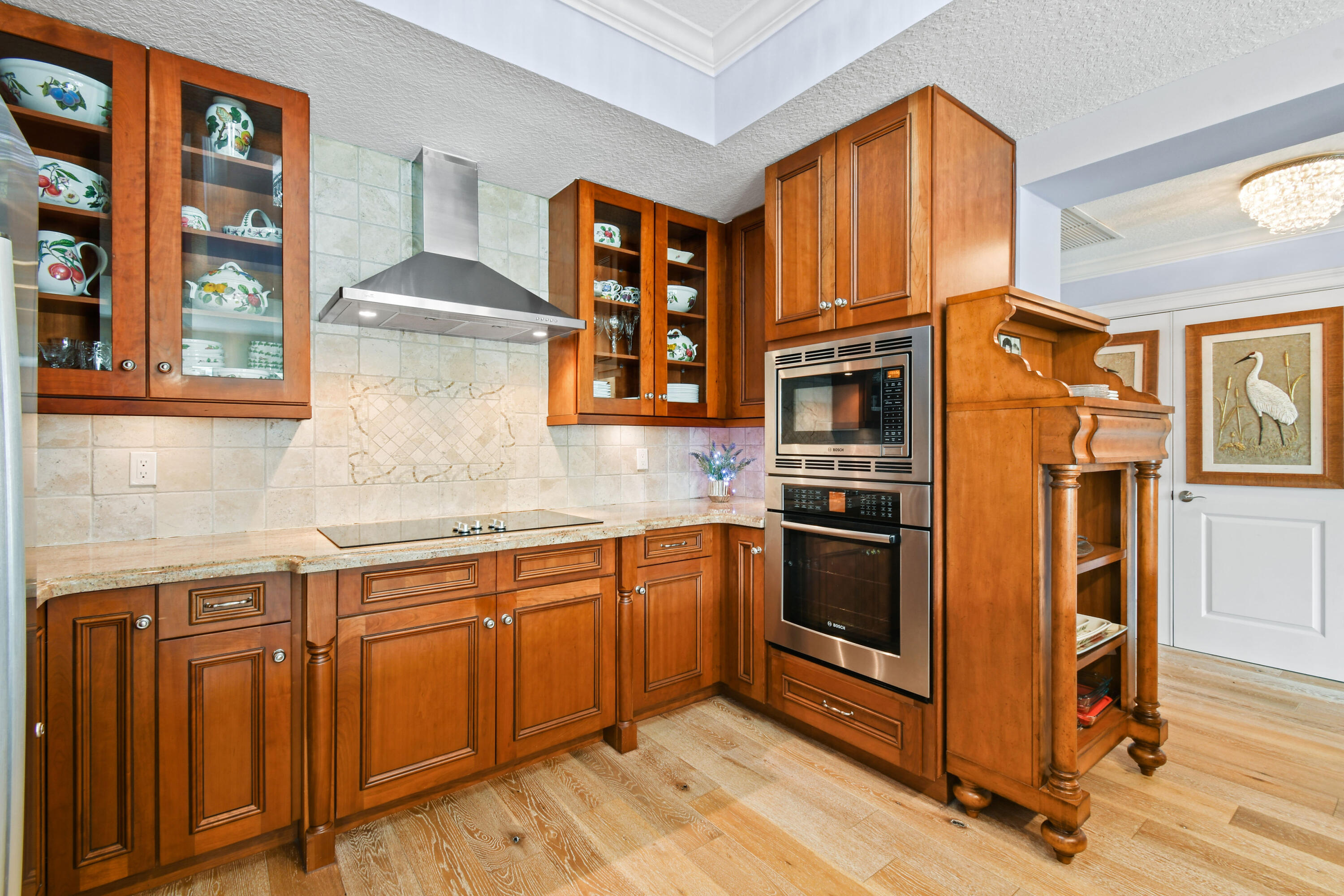 323 Bay Colony Drive N , And Slip 25