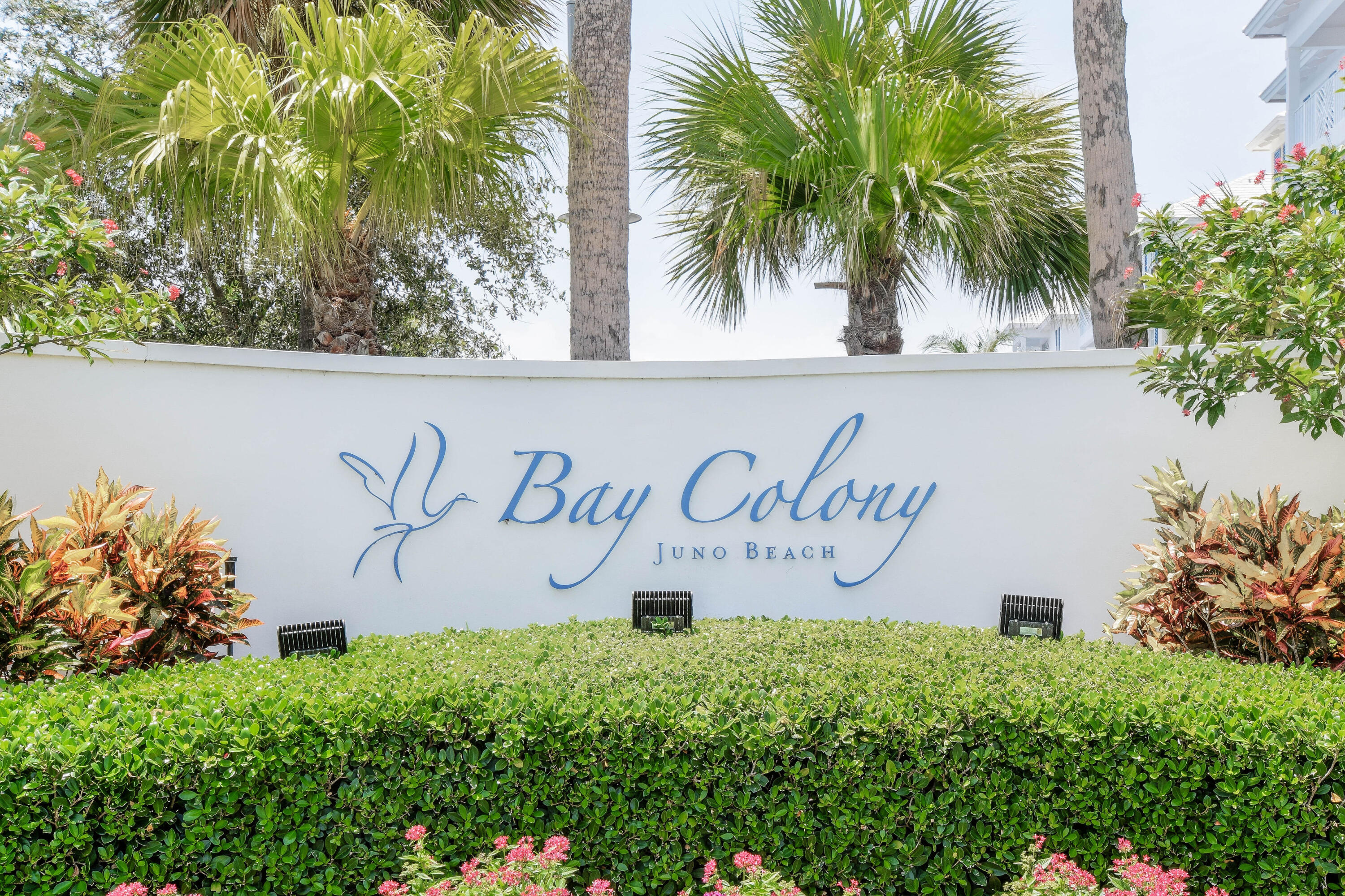 323 Bay Colony Drive N , And Slip 25