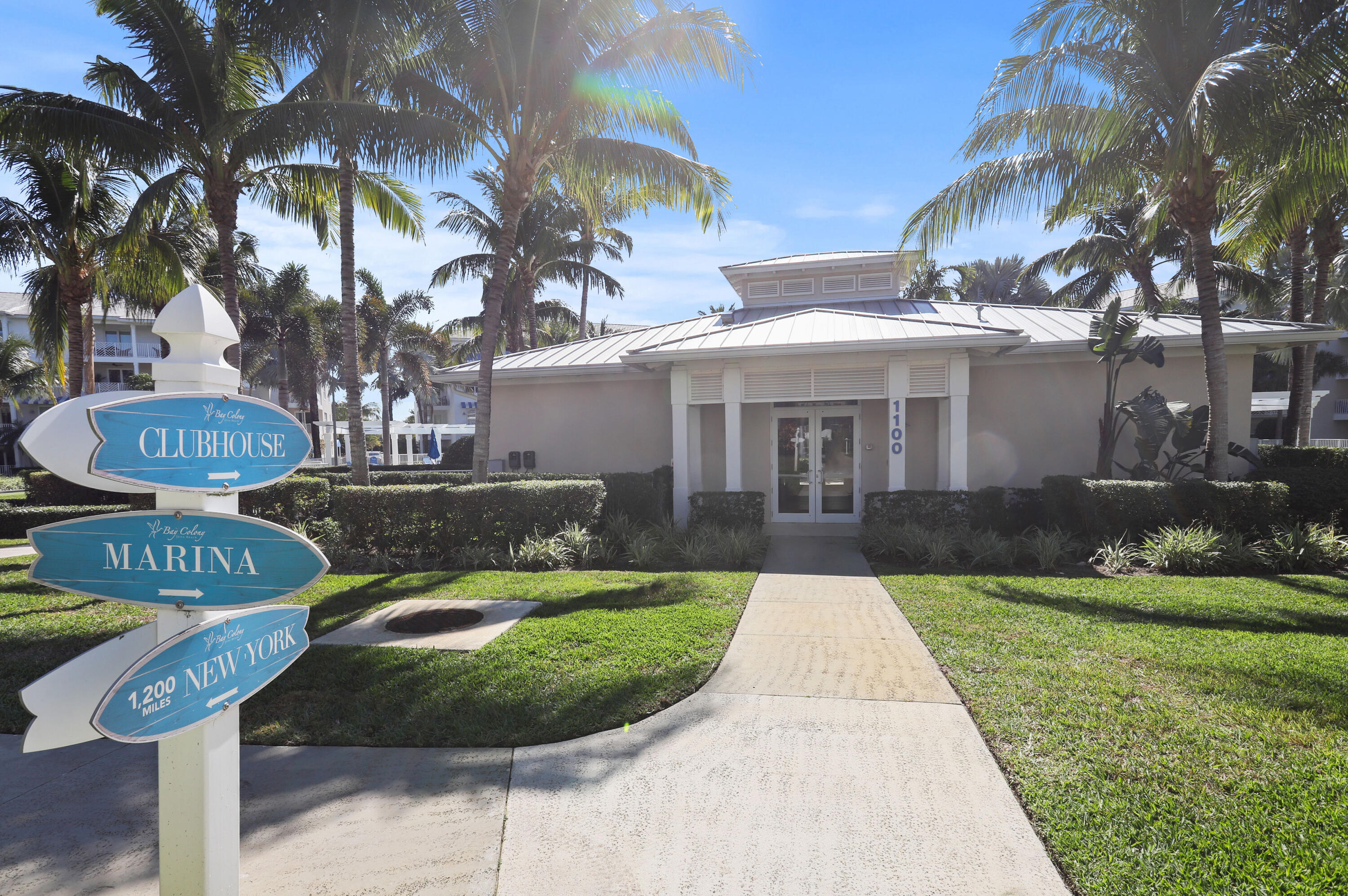 323 Bay Colony Drive N , And Slip 25
