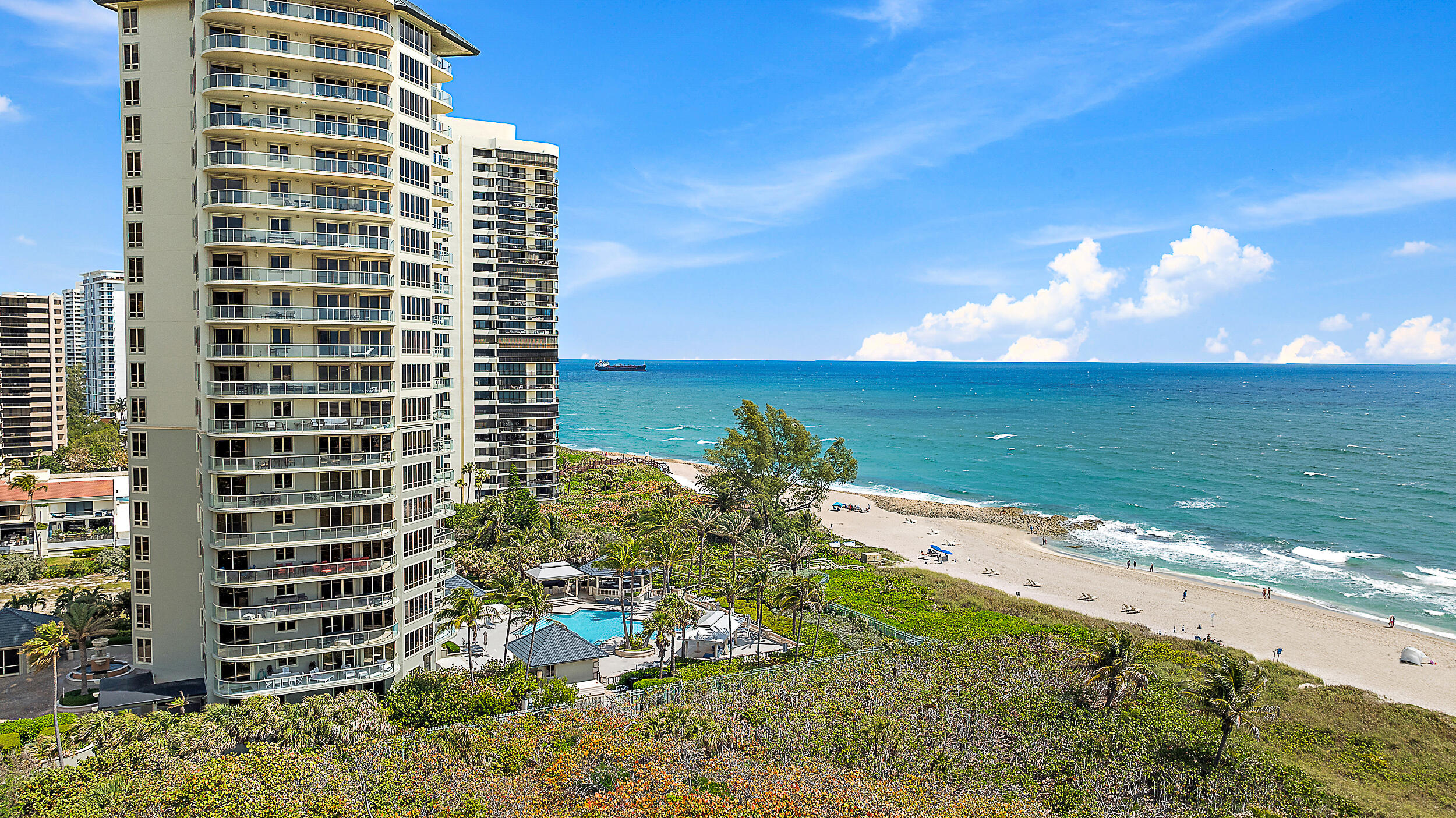 3920 N Ocean Drive 2b