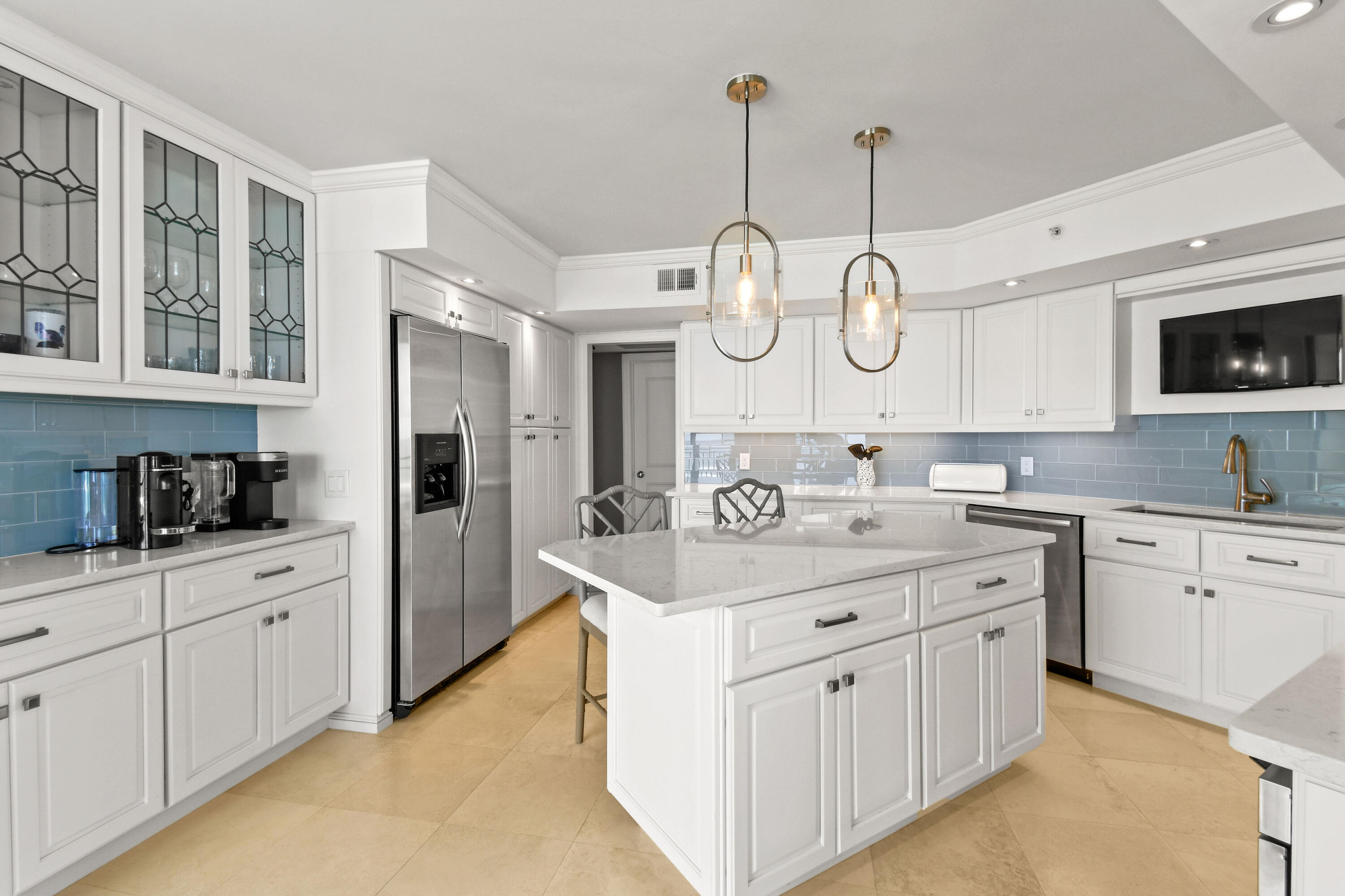 19850 Beach Road 5a