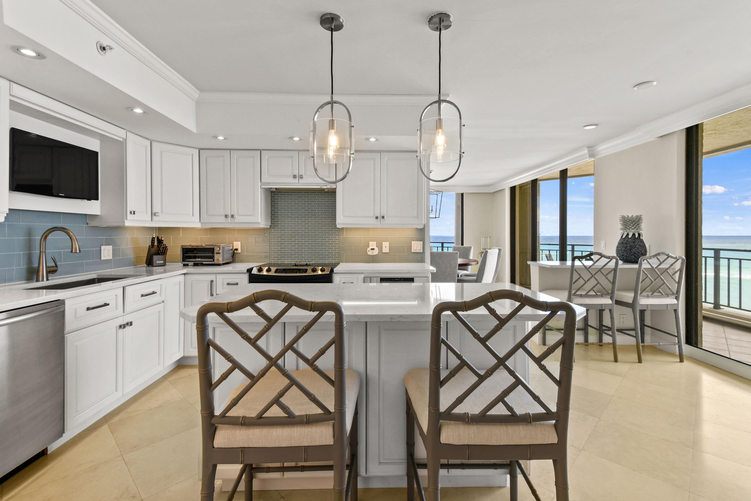 19850 Beach Road 5a