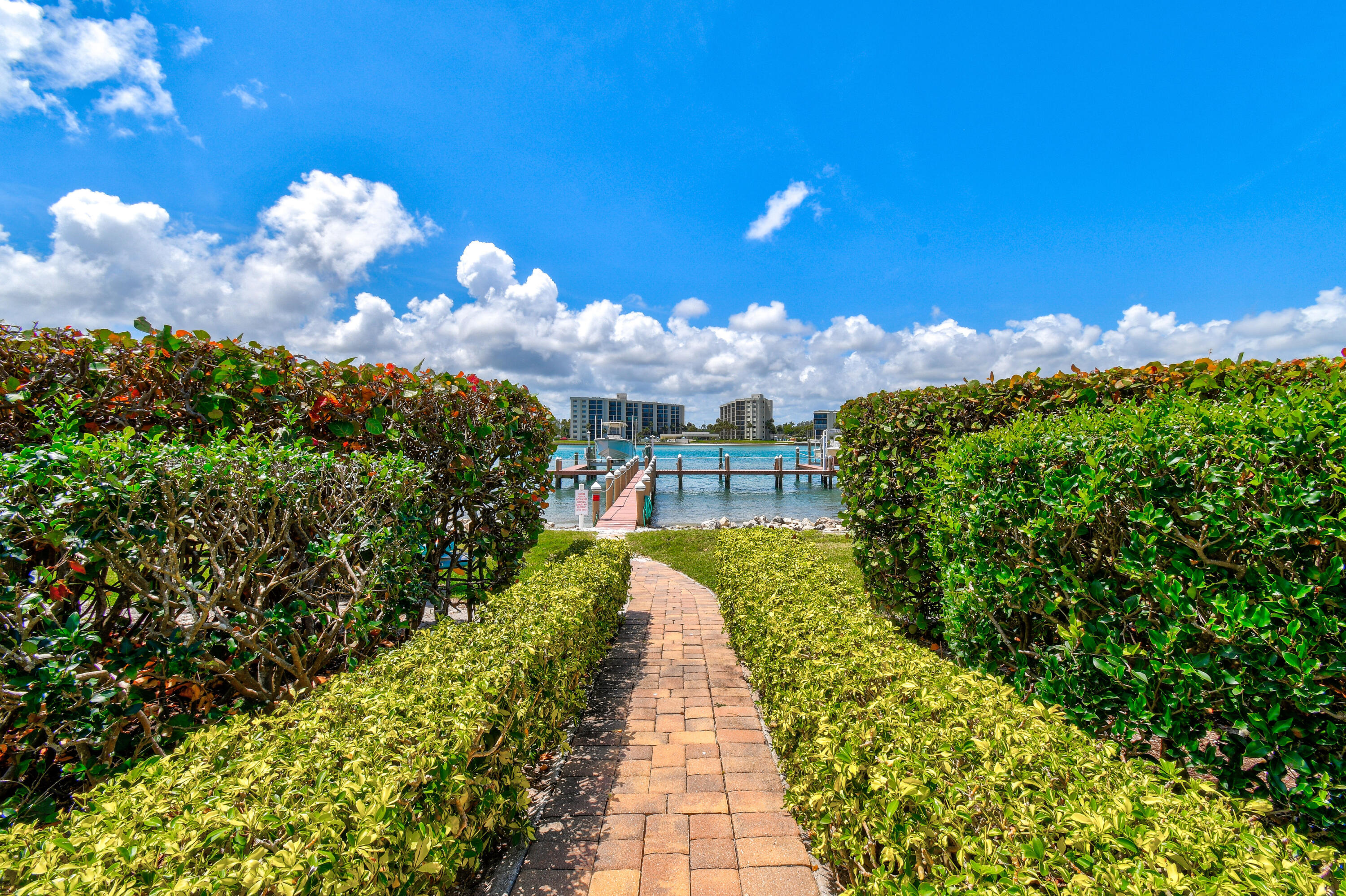 19850 Beach Road 5a