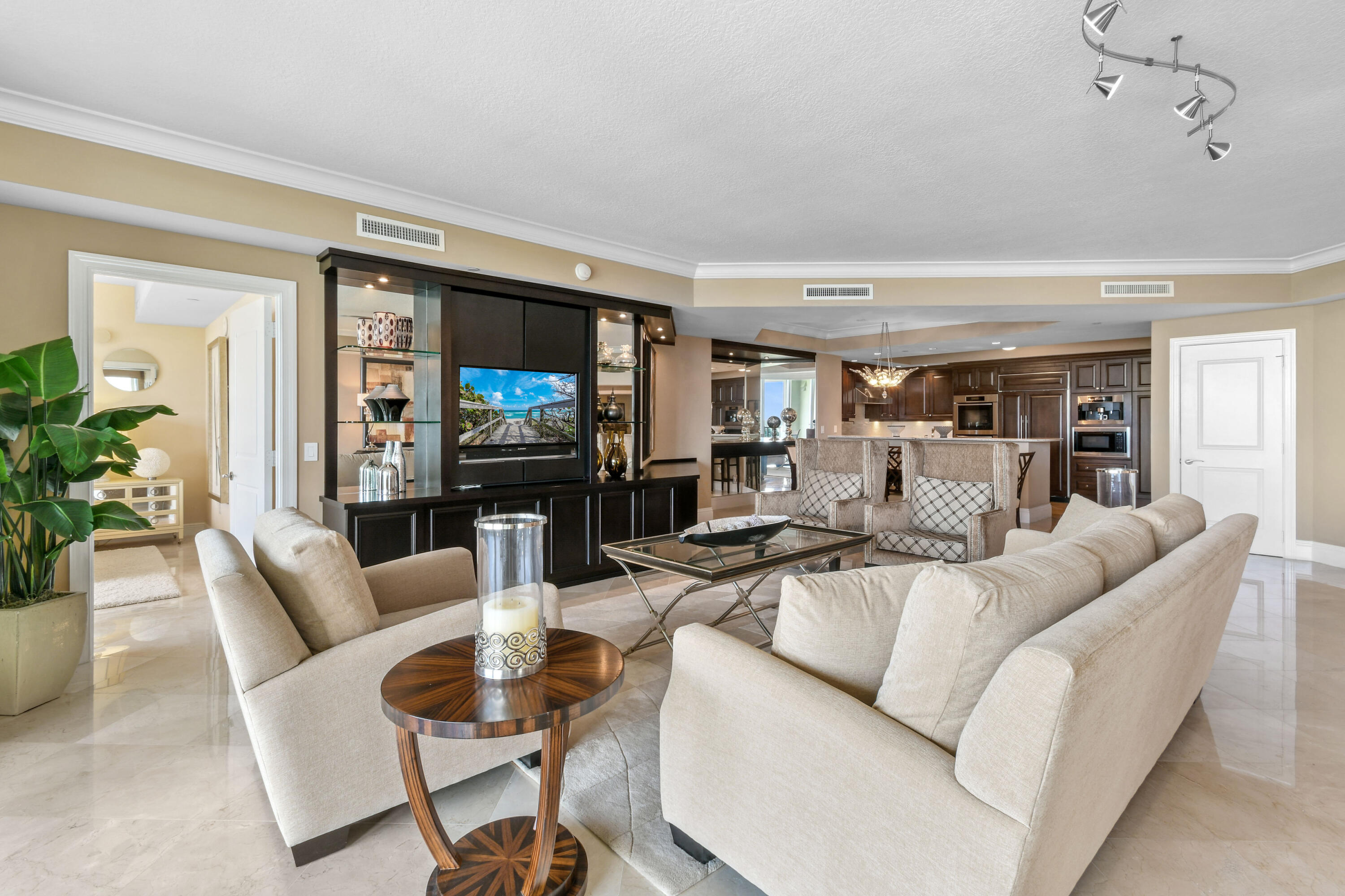 5050 N Ocean Drive 703