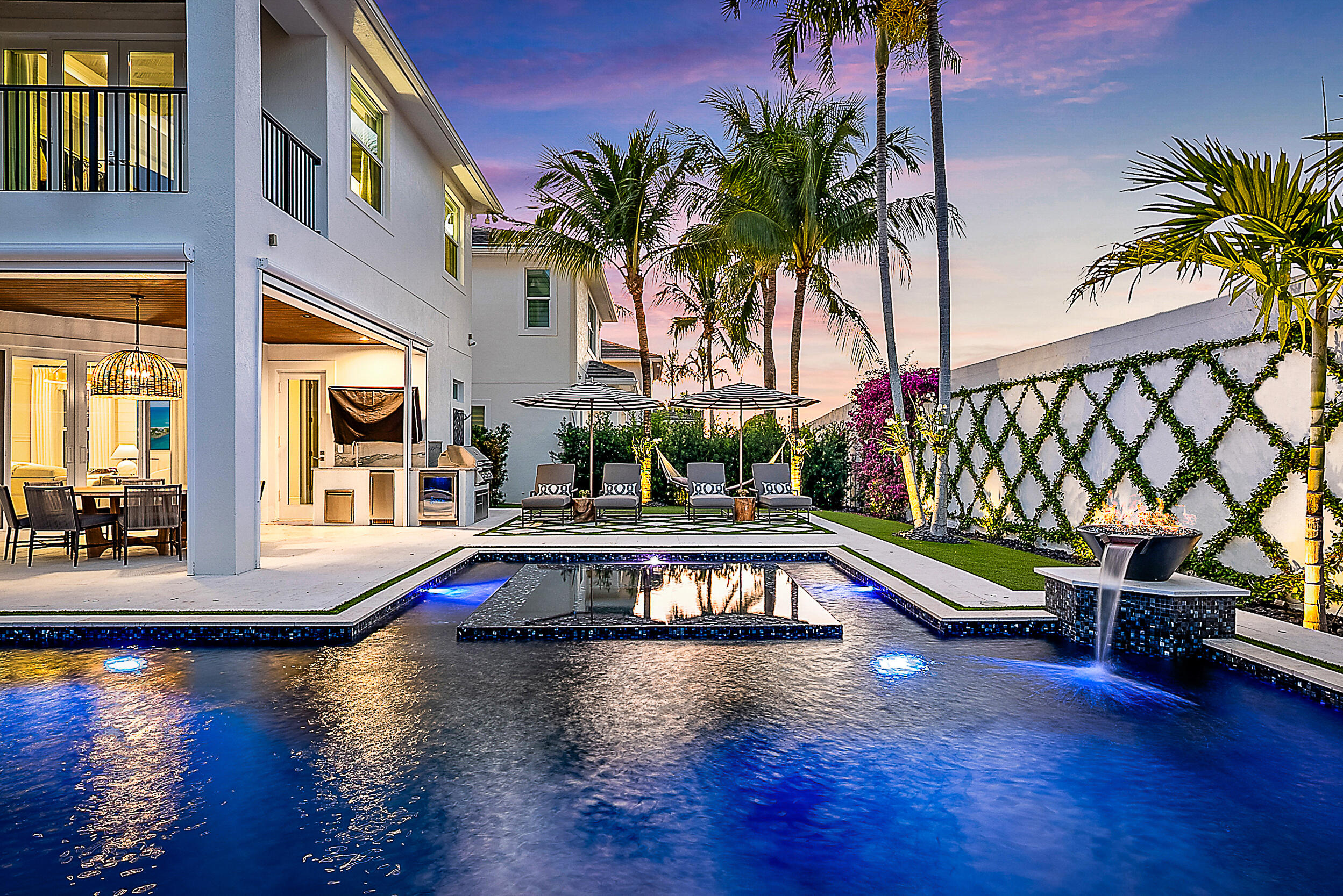1603 E Hemingway Drive