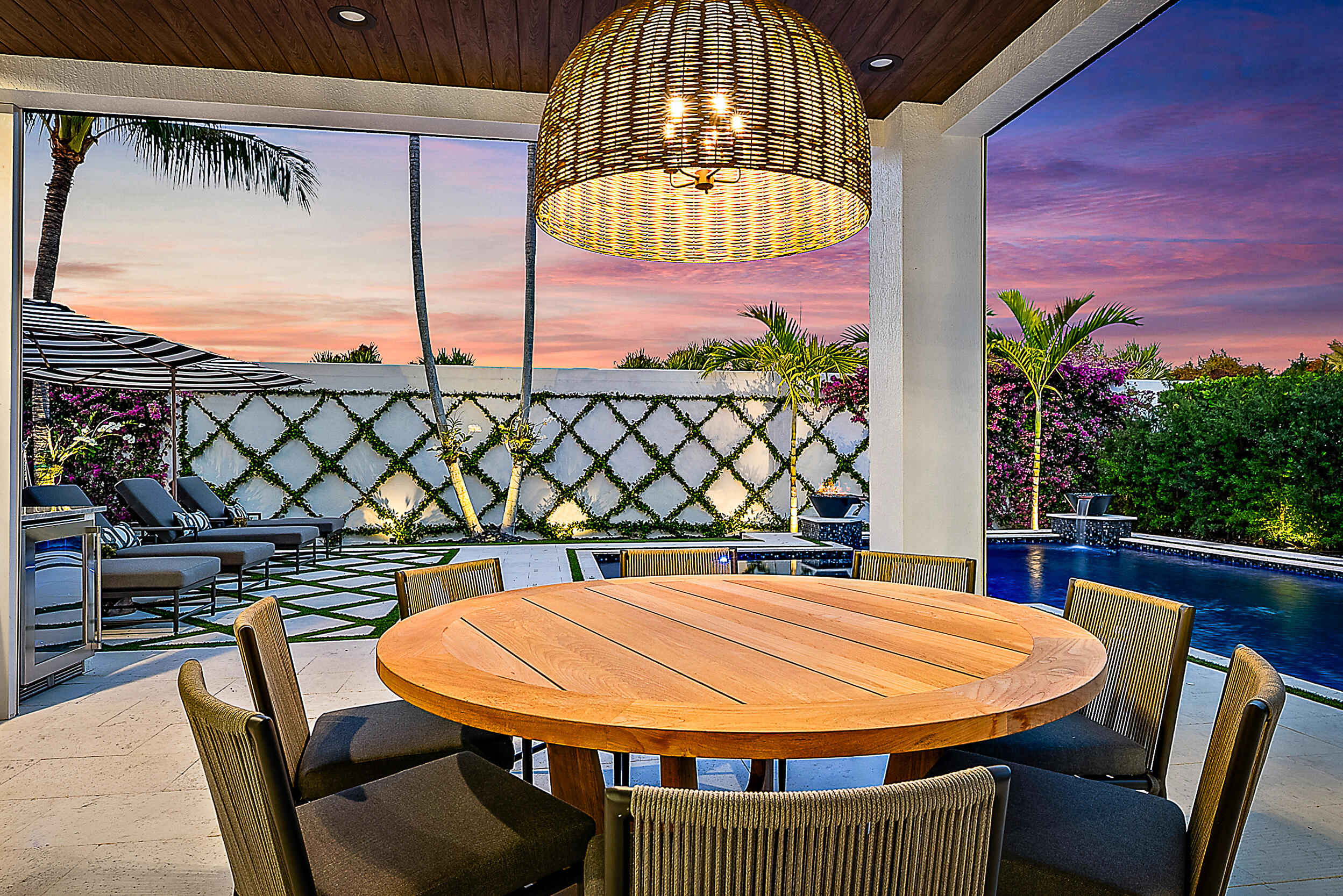 1603 E Hemingway Drive