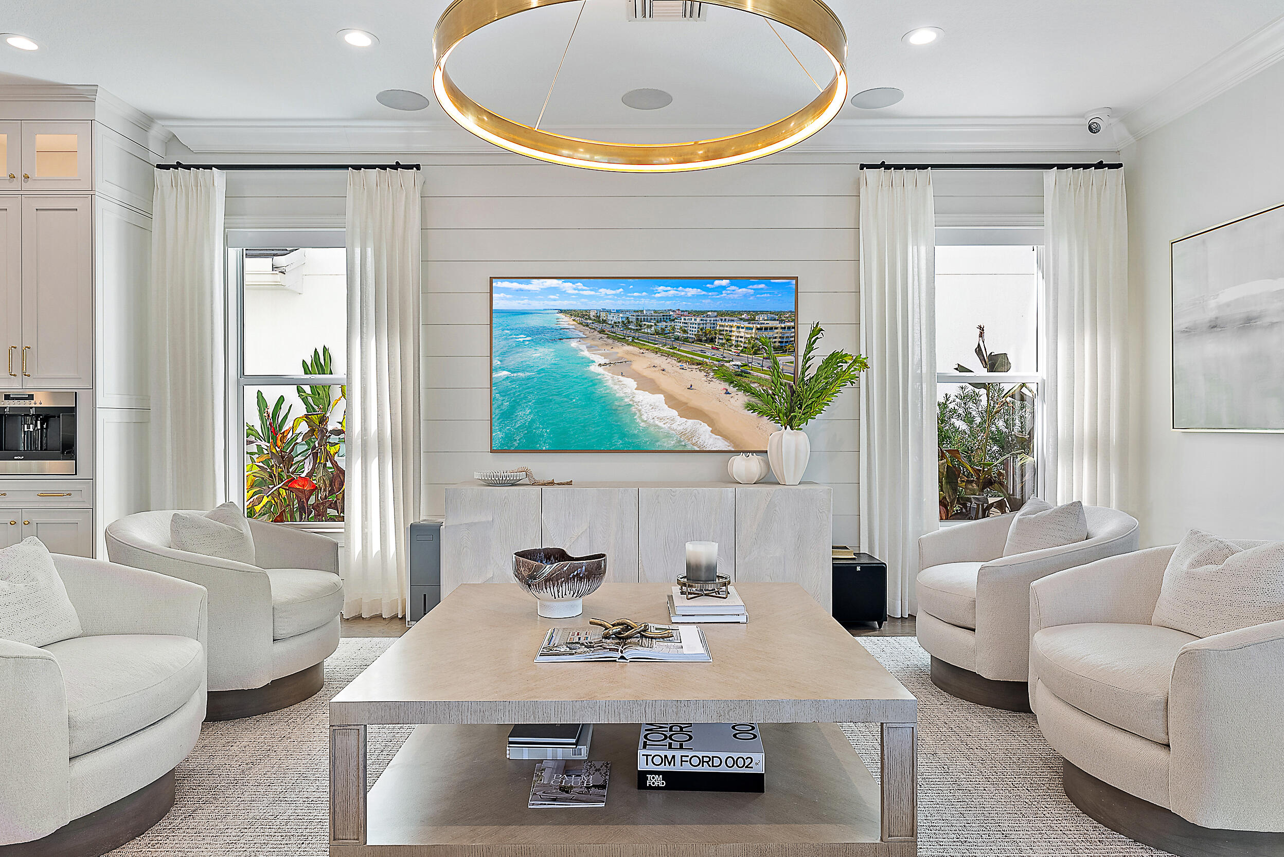 1603 E Hemingway Drive