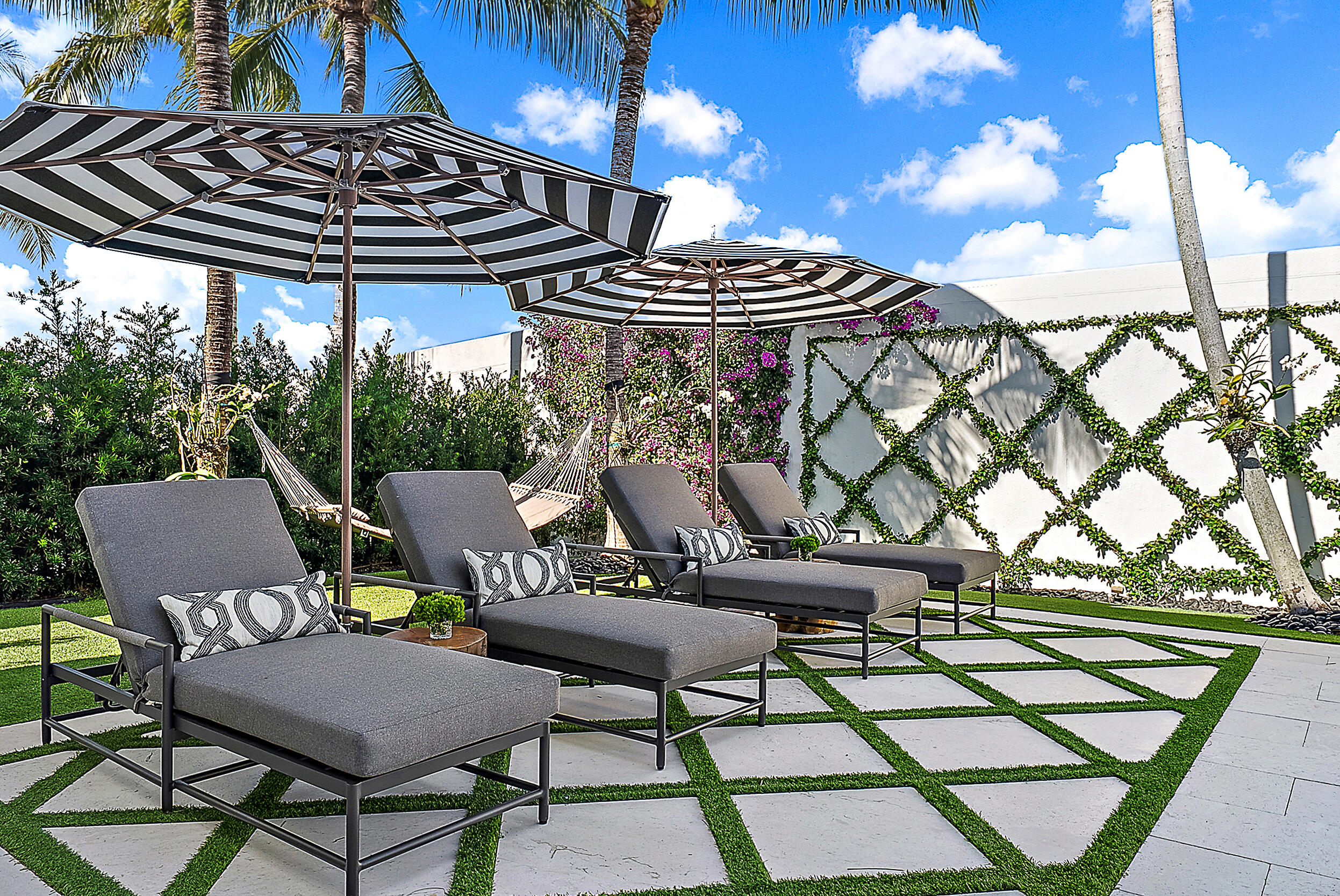 1603 E Hemingway Drive