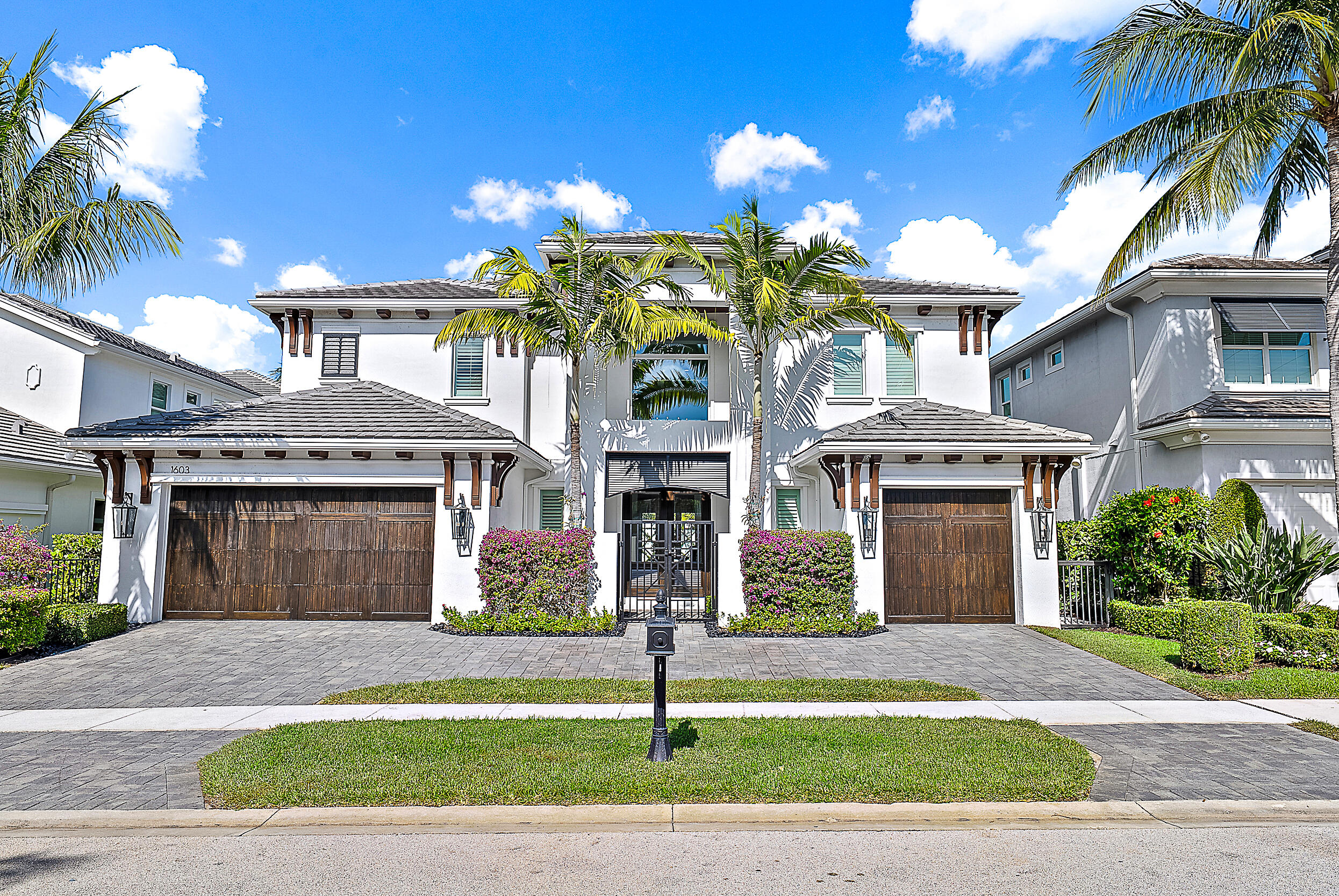 1603 E Hemingway Drive