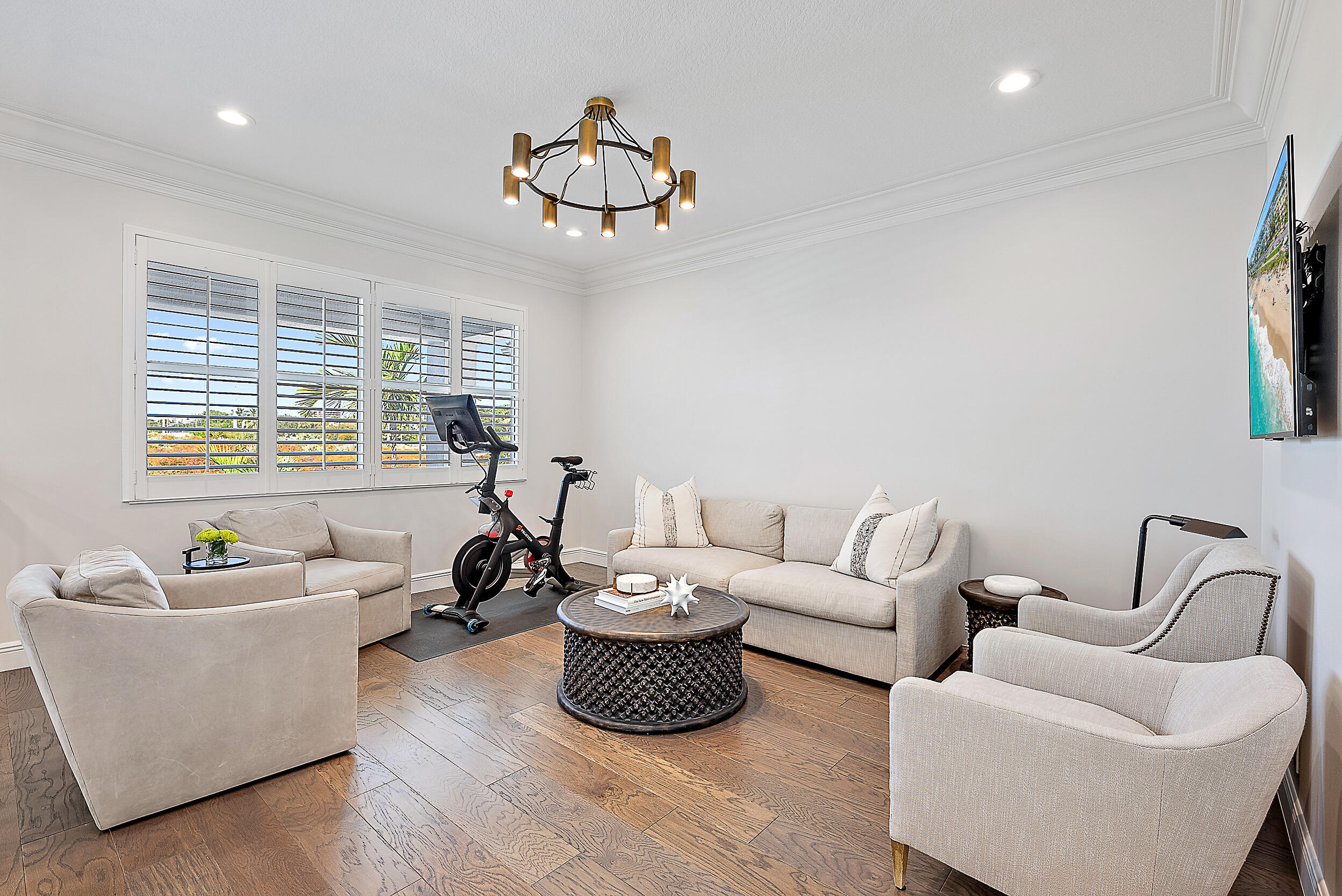 1603 E Hemingway Drive
