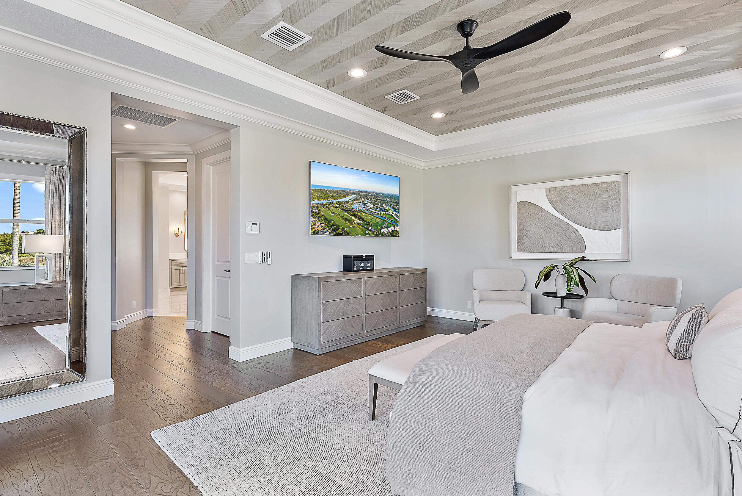 1603 E Hemingway Drive