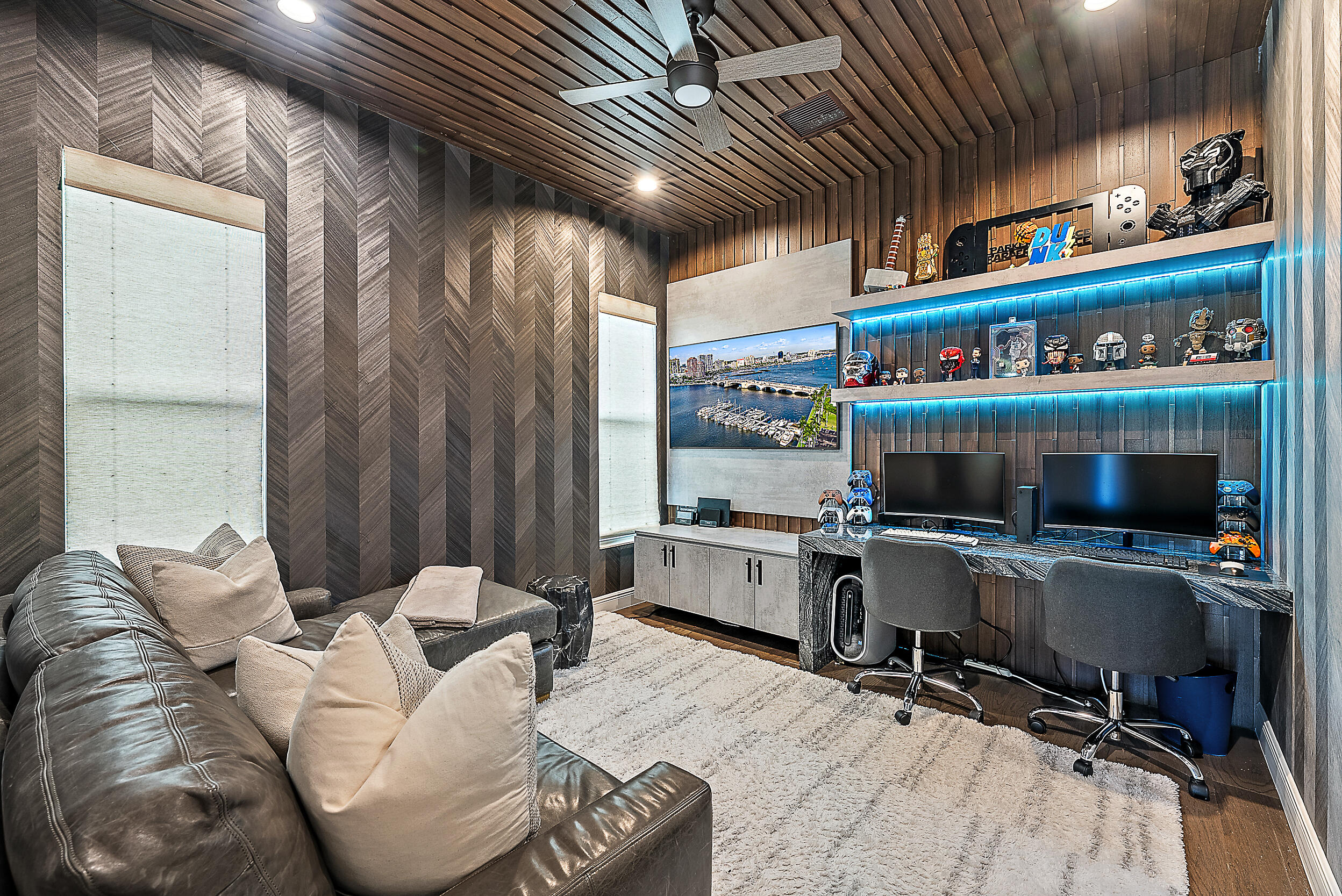 1603 E Hemingway Drive