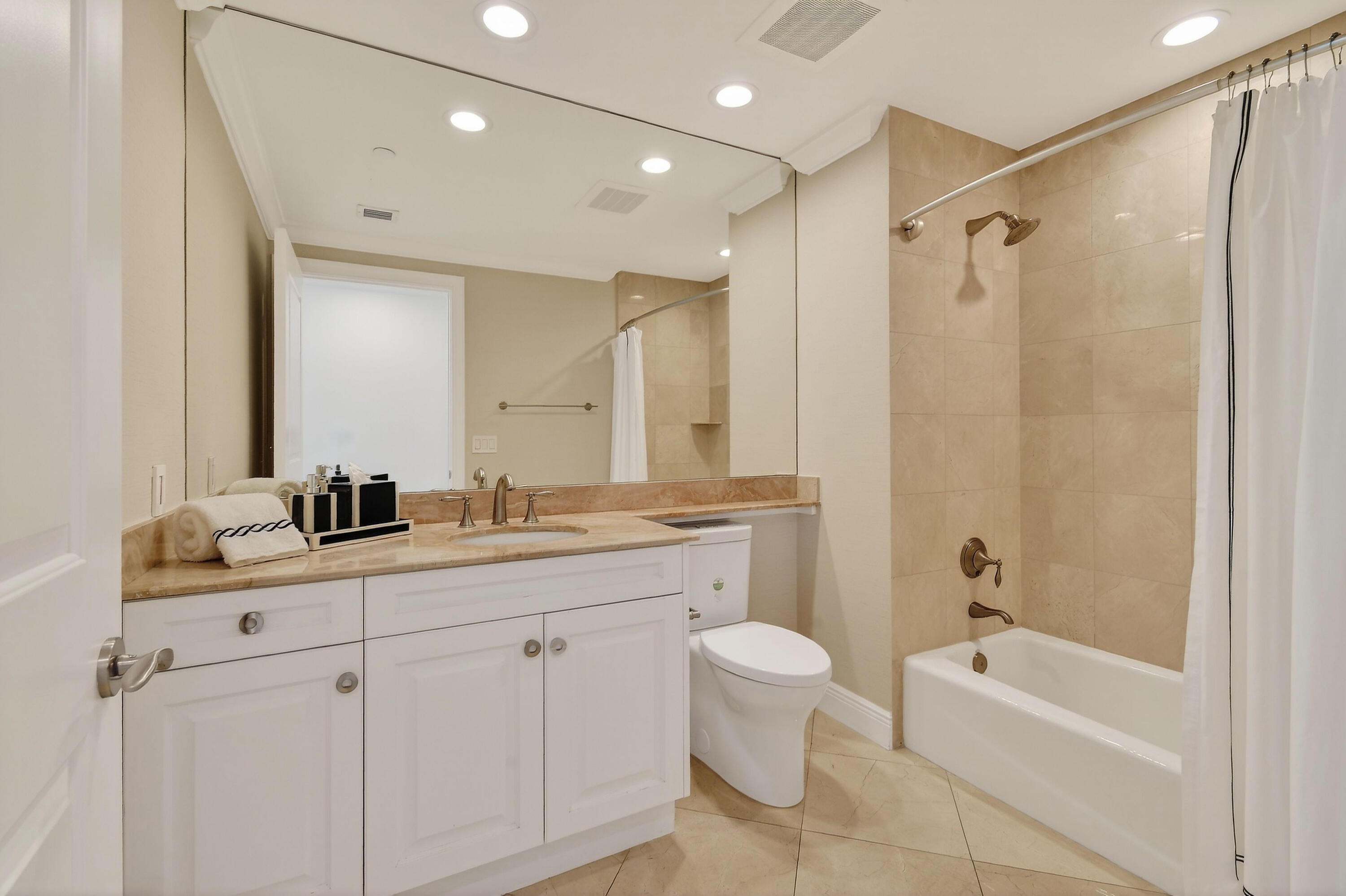 5050 N Ocean Drive 902