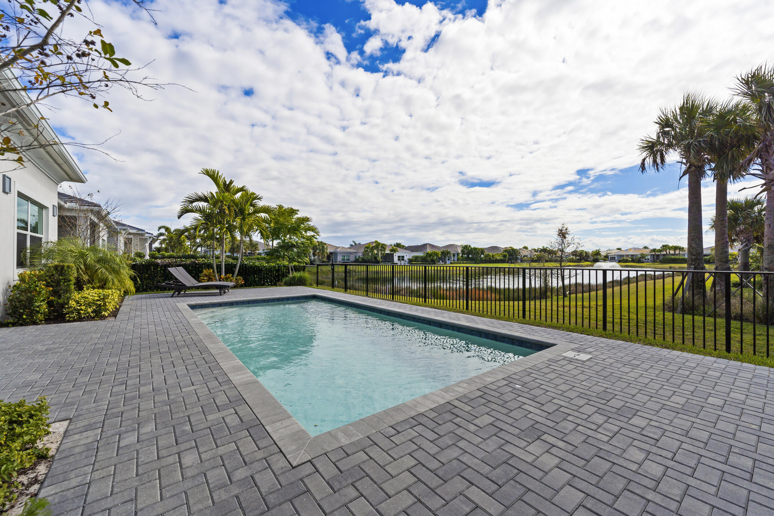 10036 Seagrass Way