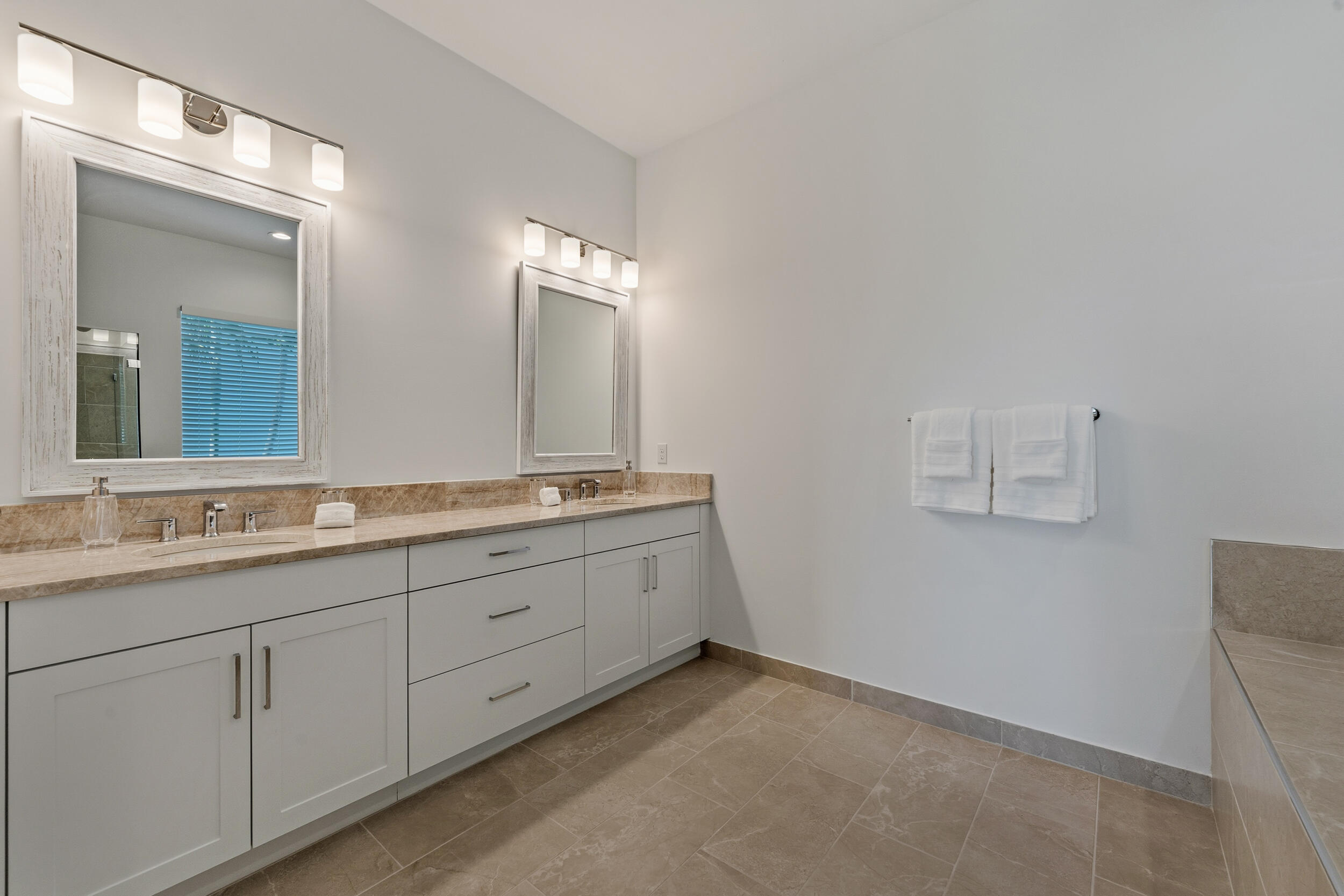 10036 Seagrass Way