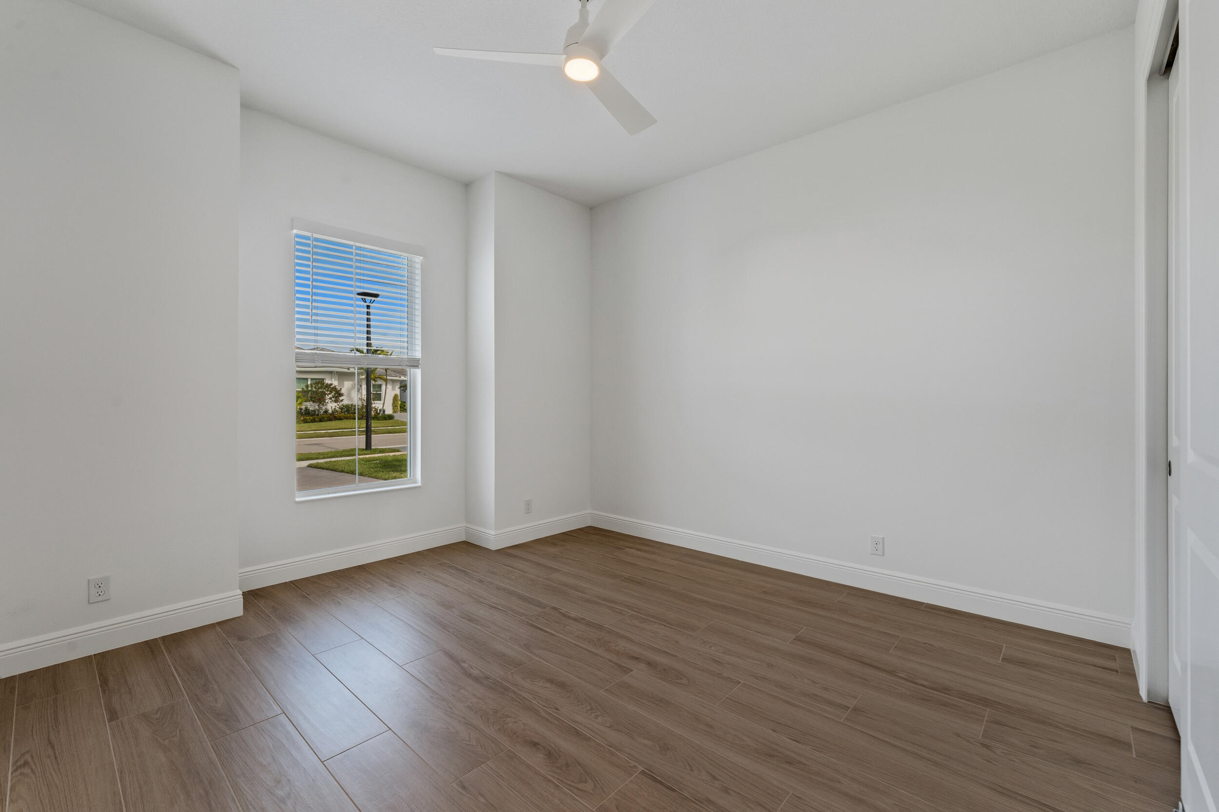 10036 Seagrass Way