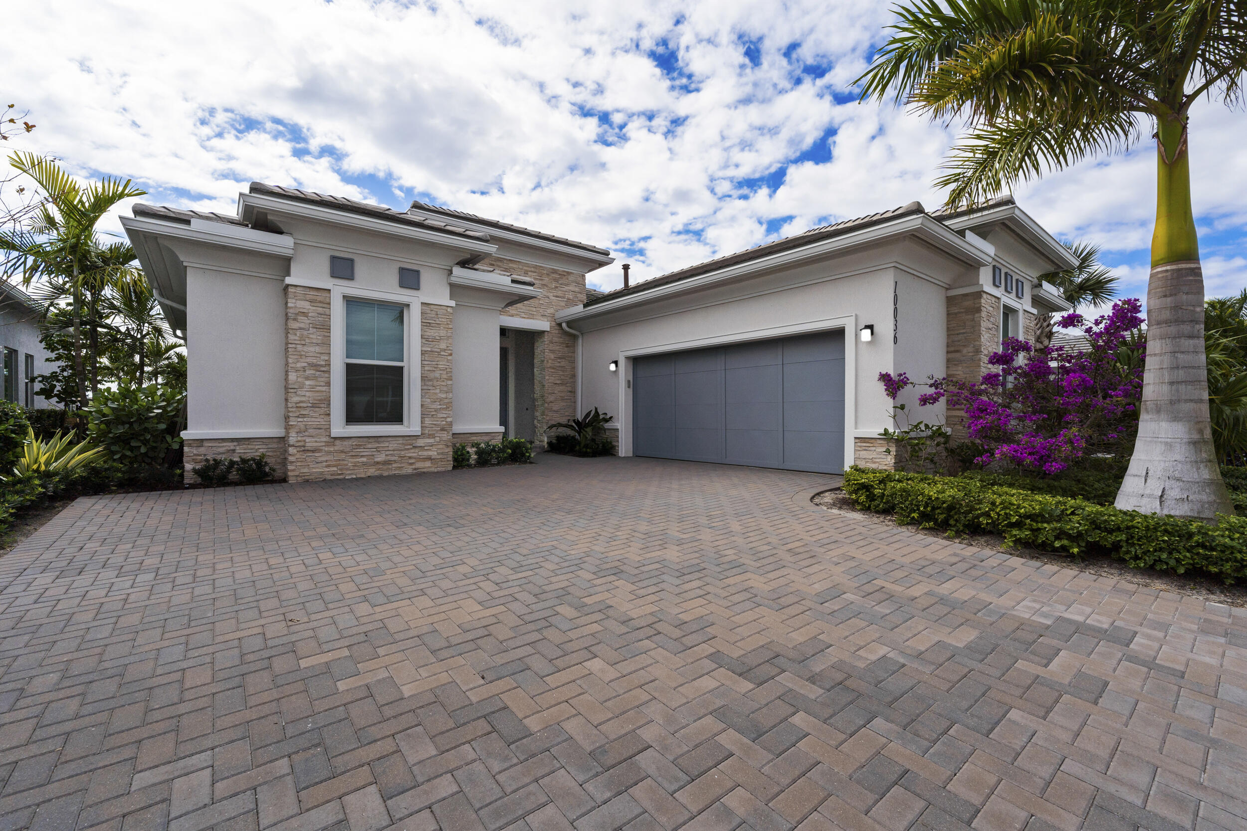 10036 Seagrass Way
