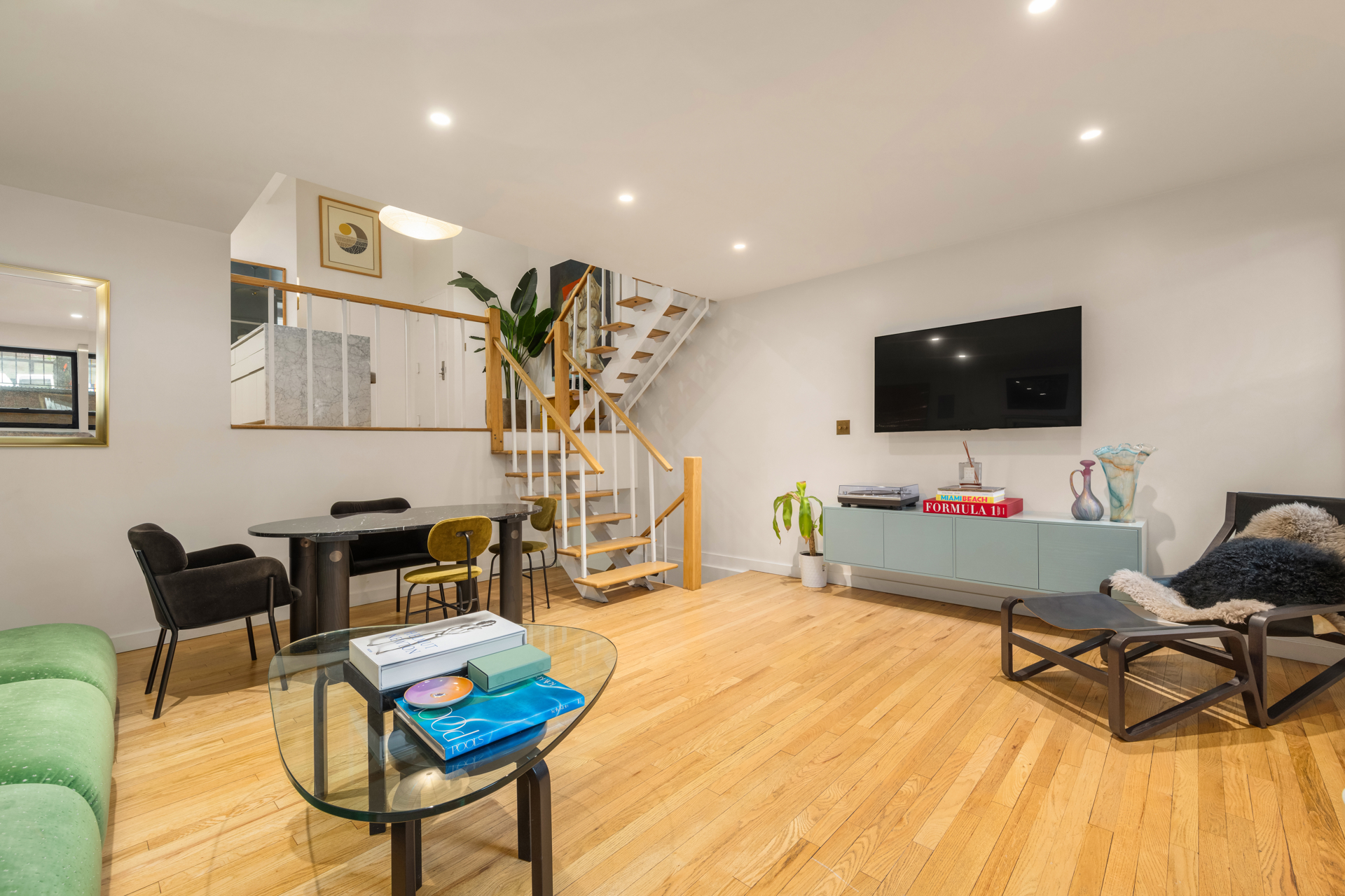 200 W HOUSTON Street 1B