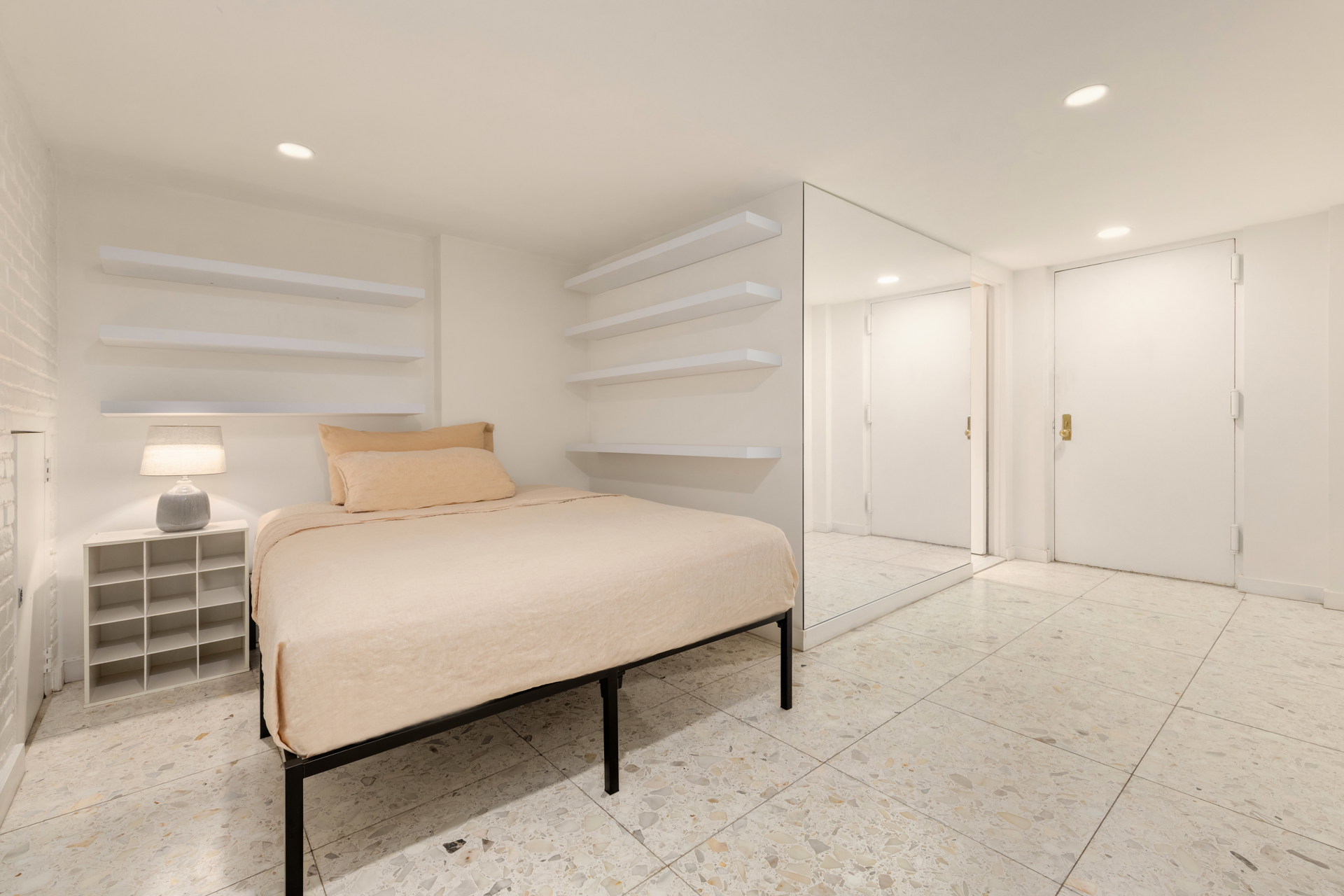 200 W HOUSTON Street 1B