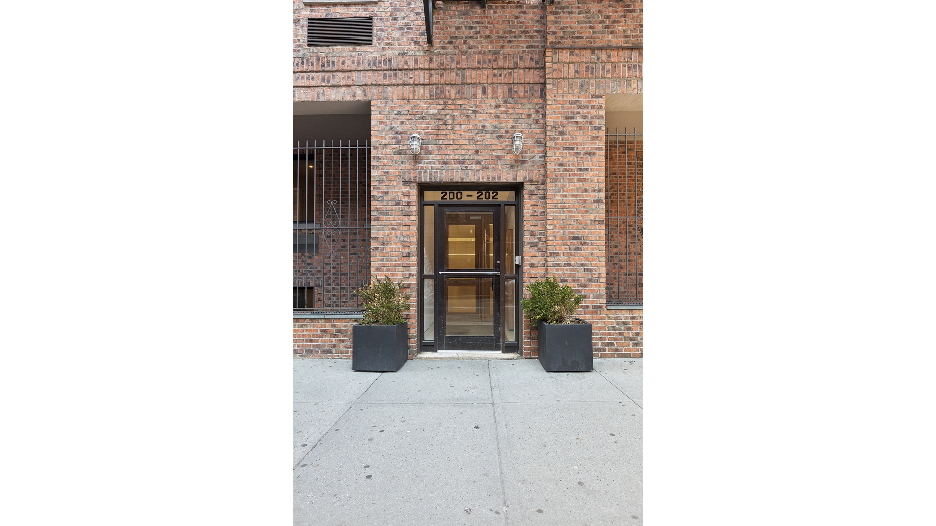 200 W HOUSTON Street 1B