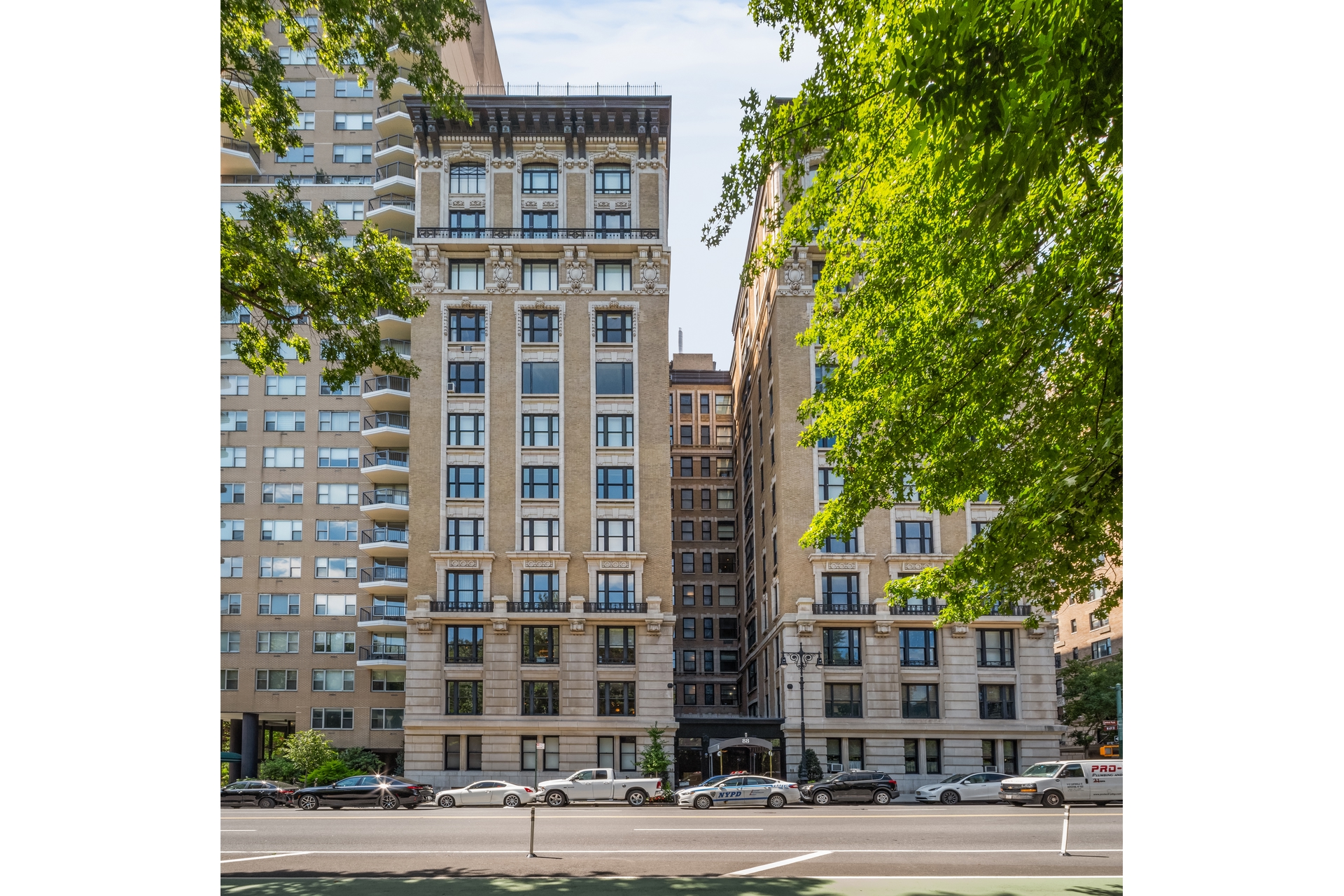 88 CENTRAL Park W 4S