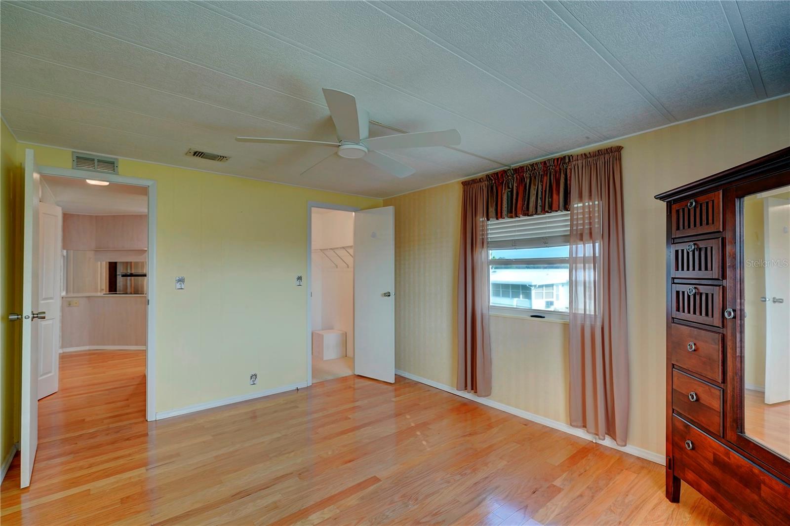 4220 14TH STREET E