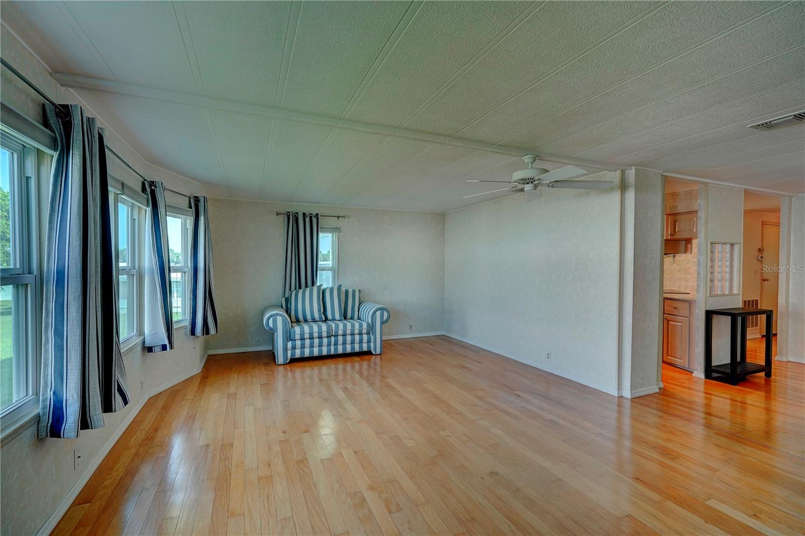 4220 14TH STREET E
