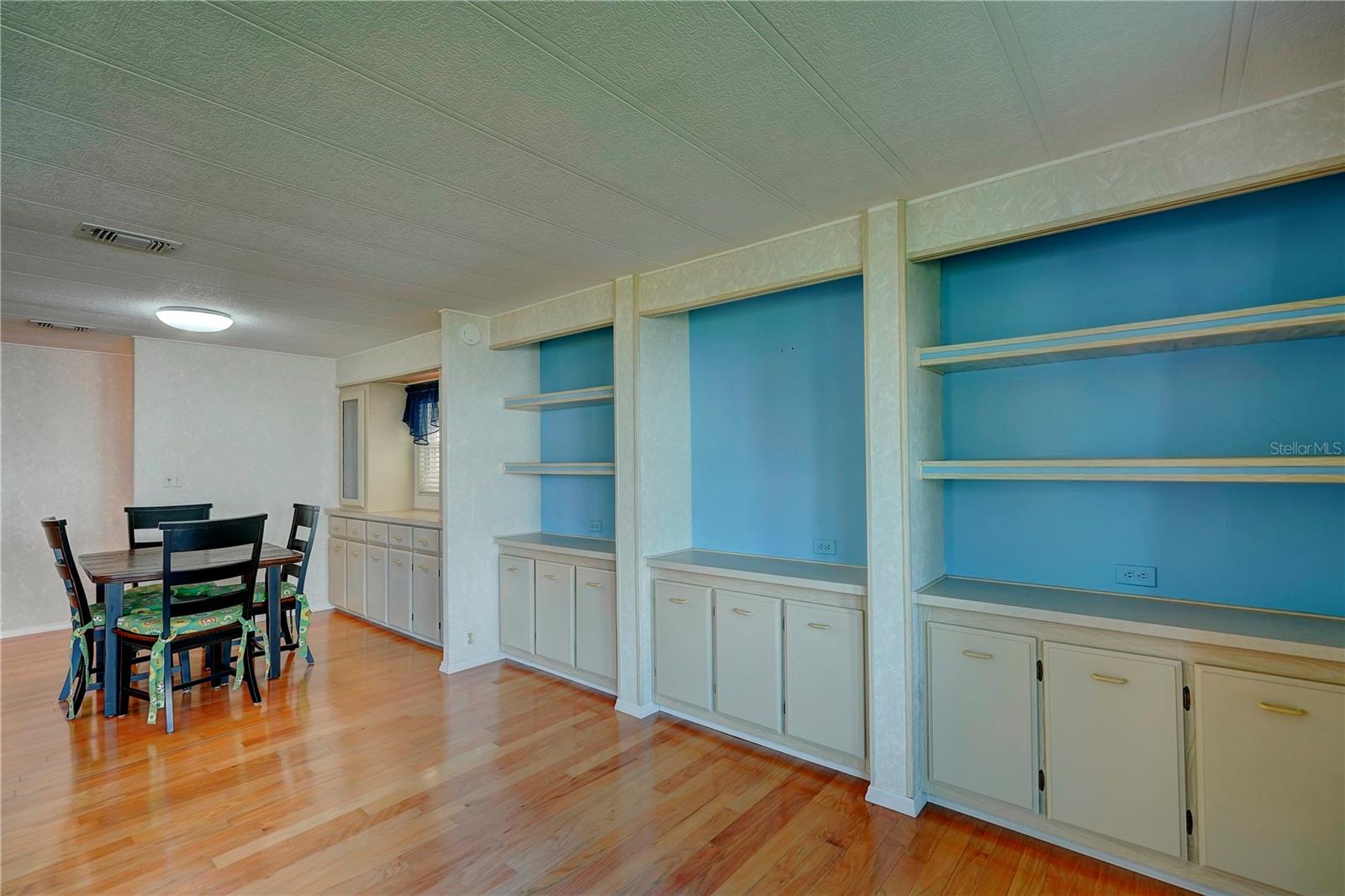 4220 14TH STREET E