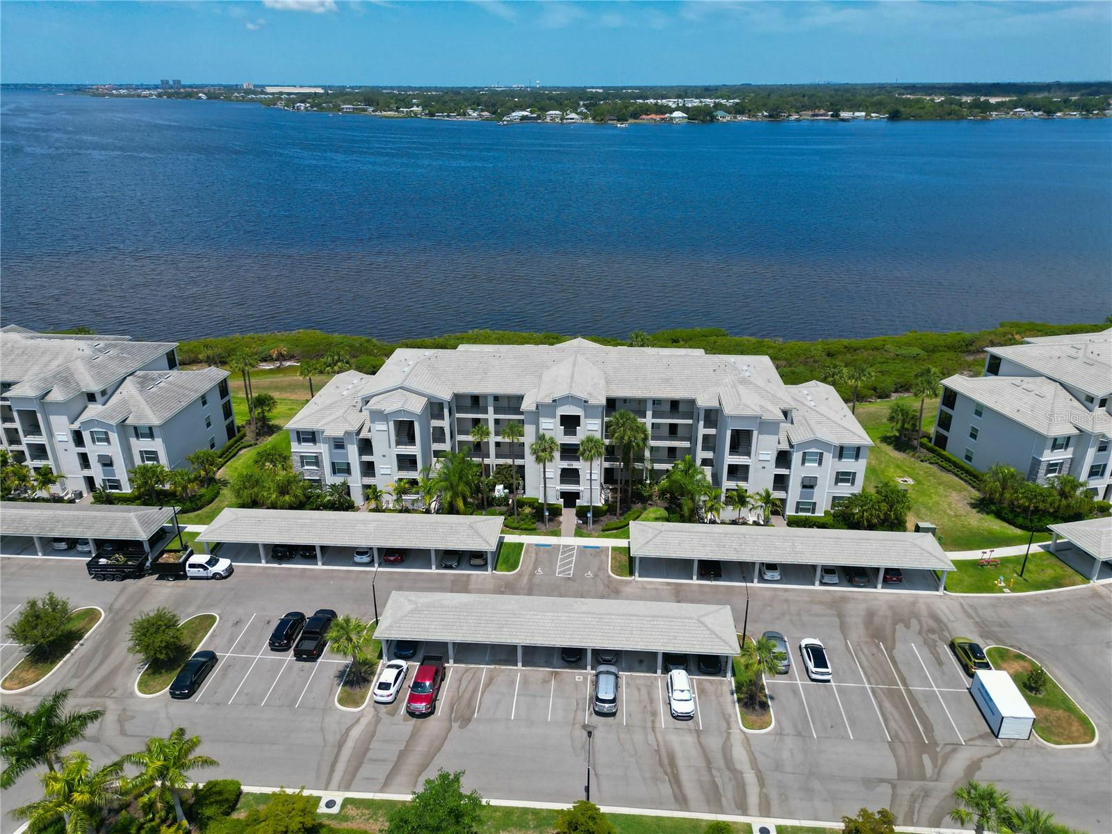 1020 TIDEWATER SHORES LOOP #208