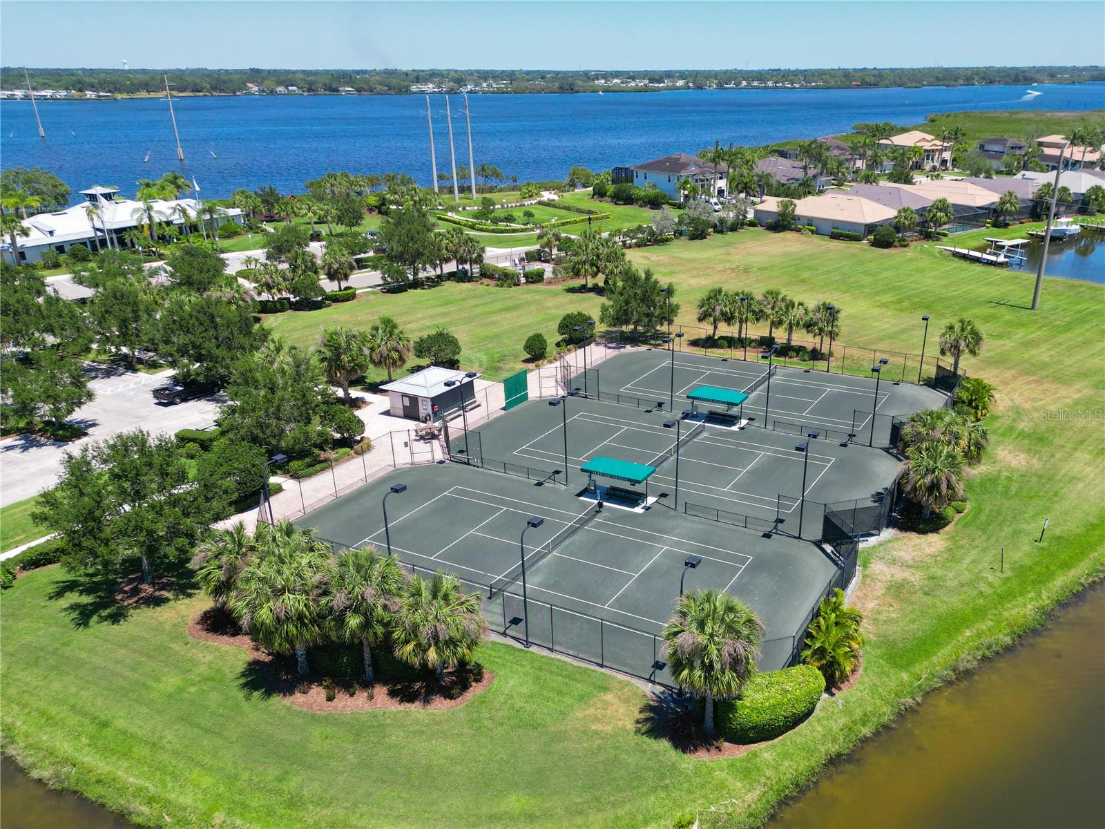 1010 TIDEWATER SHORES LOOP #201