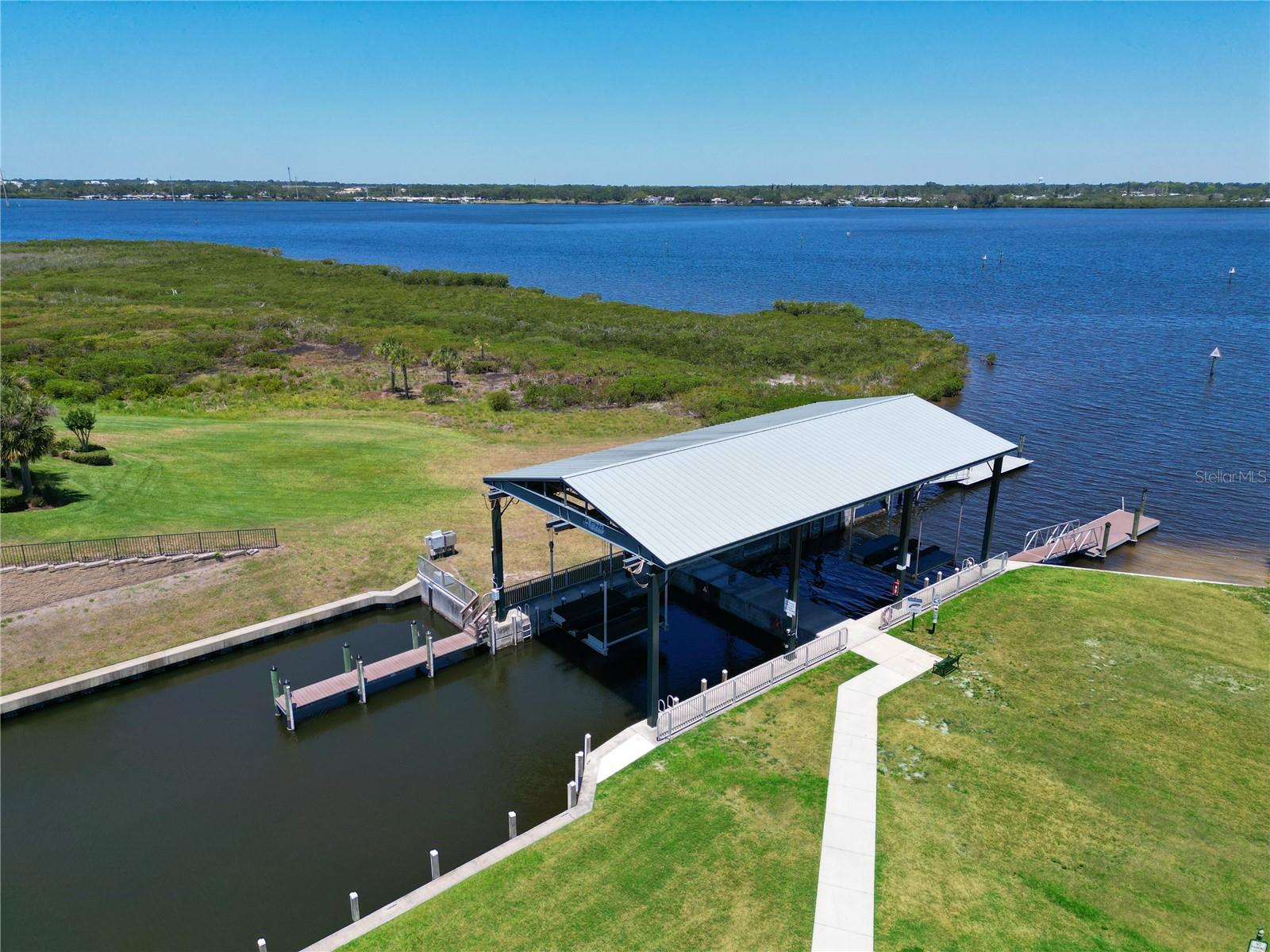 1010 TIDEWATER SHORES LOOP #201
