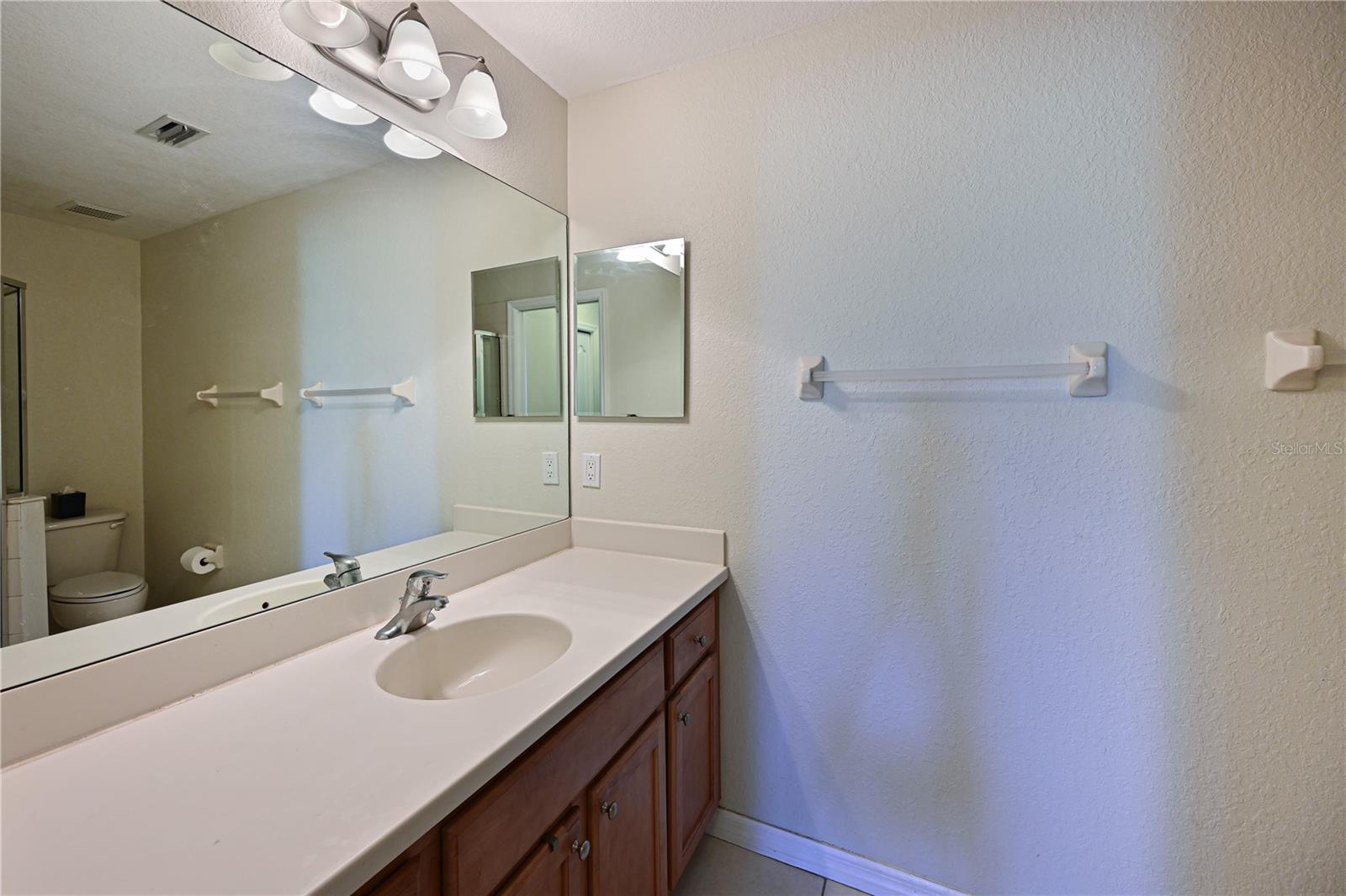 819 FAIRWAYCOVE LN #103