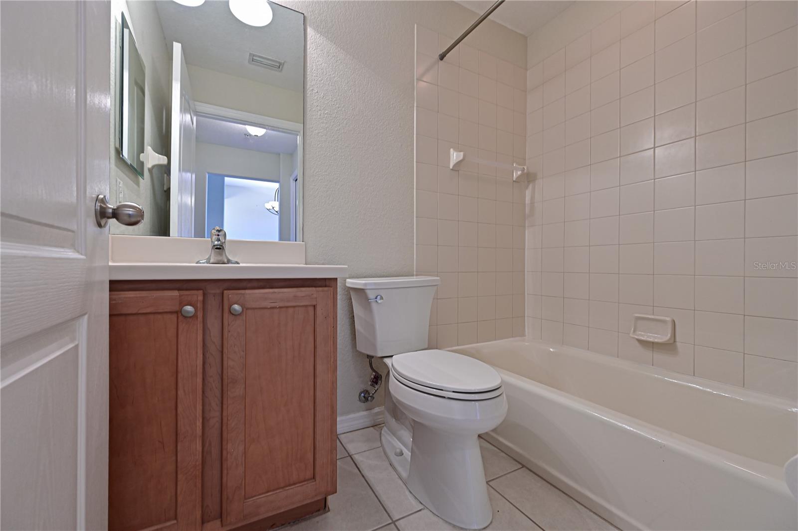 819 FAIRWAYCOVE LN #103