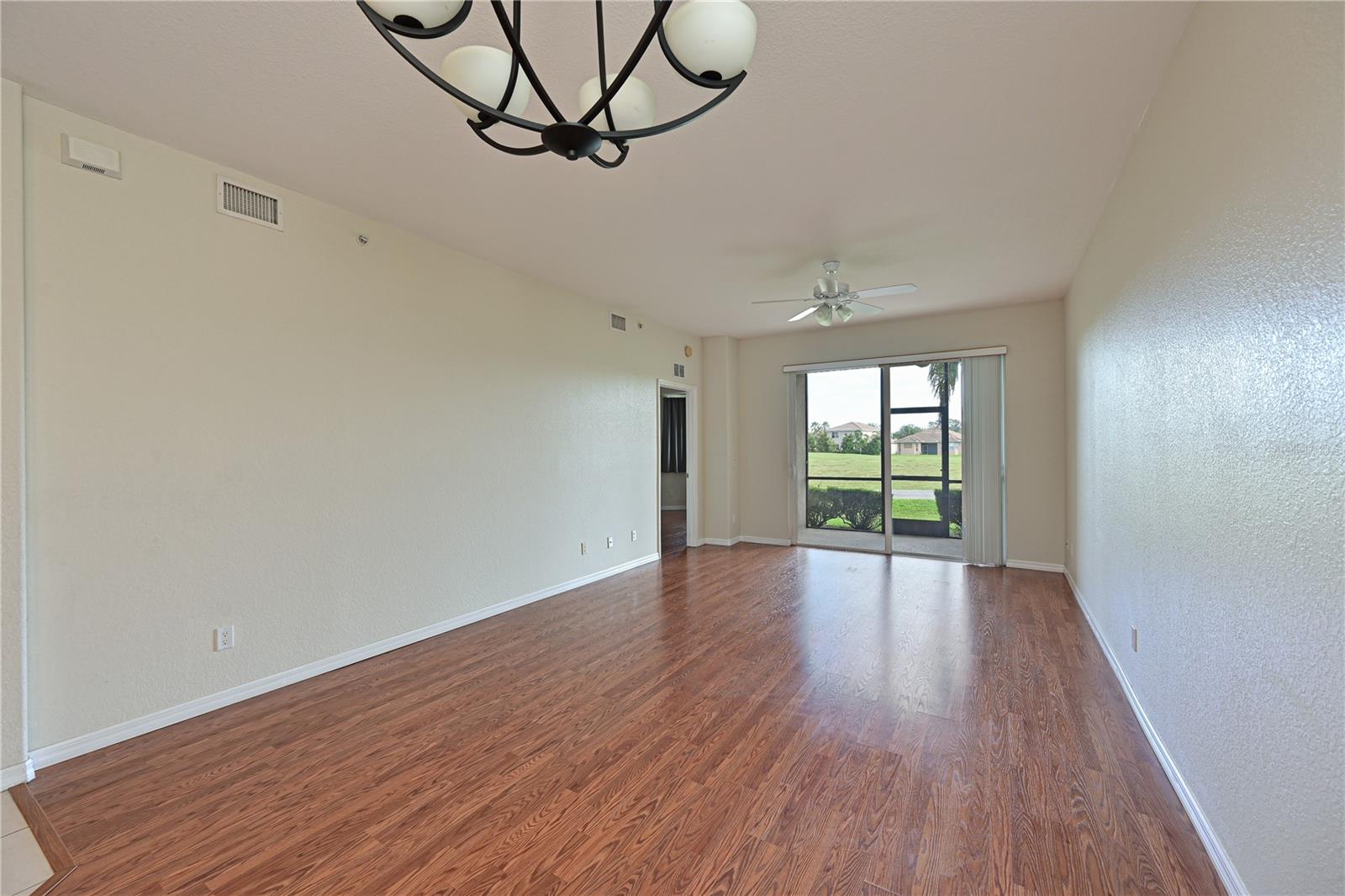 819 FAIRWAYCOVE LN #103