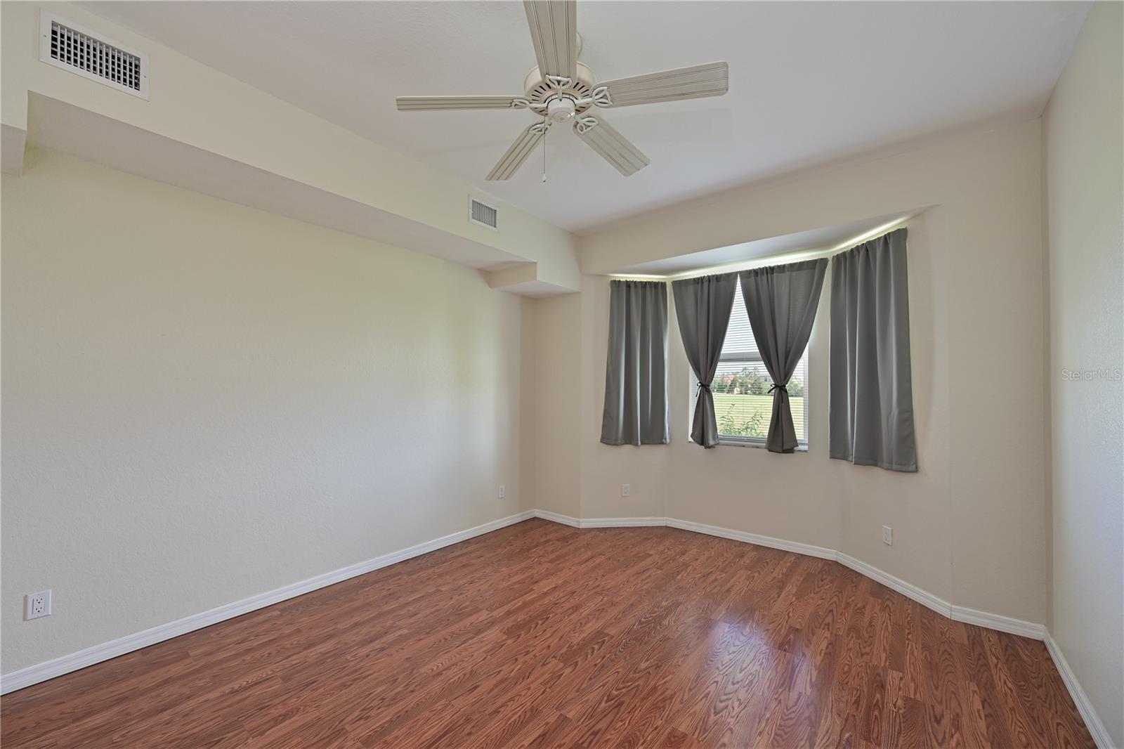 819 FAIRWAYCOVE LN #103