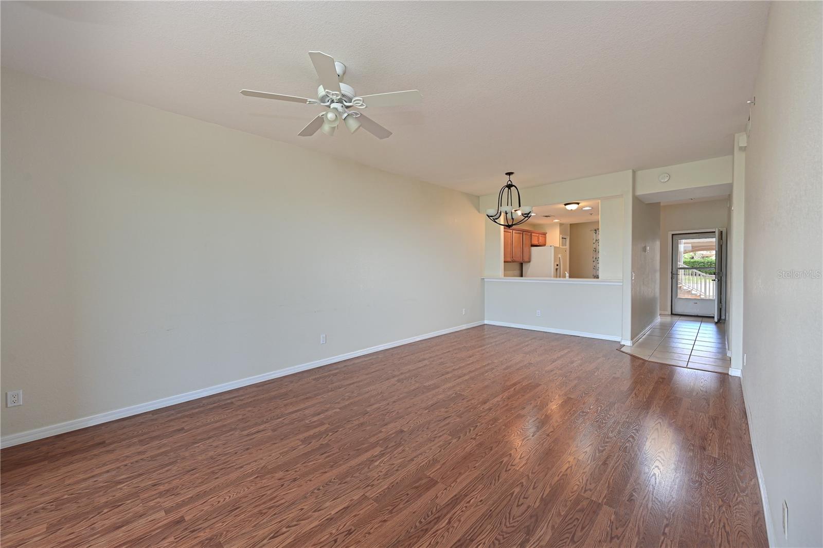 819 FAIRWAYCOVE LN #103