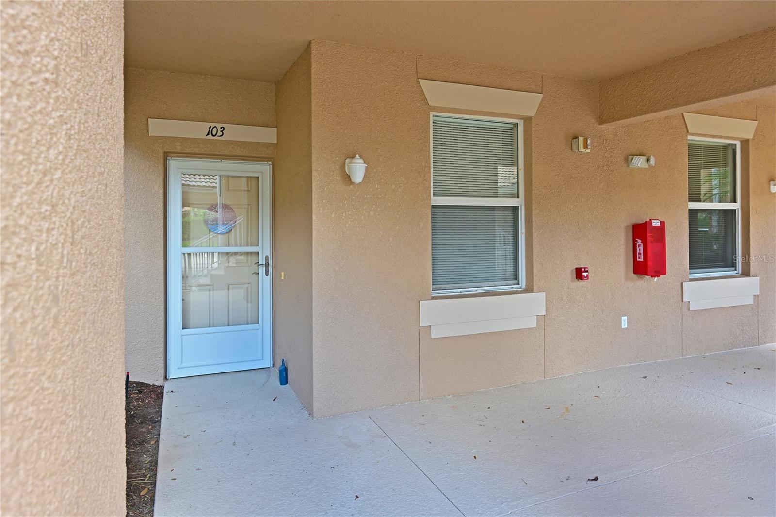 819 FAIRWAYCOVE LN #103