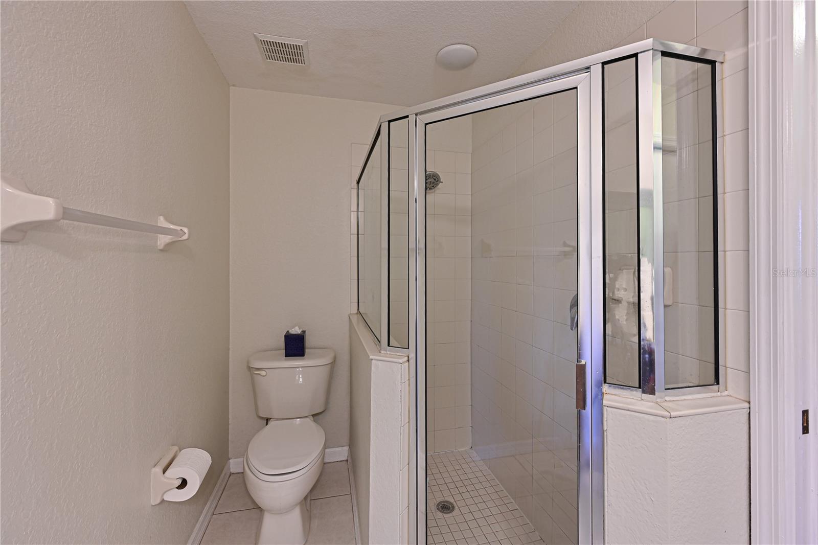 819 FAIRWAYCOVE LN #103