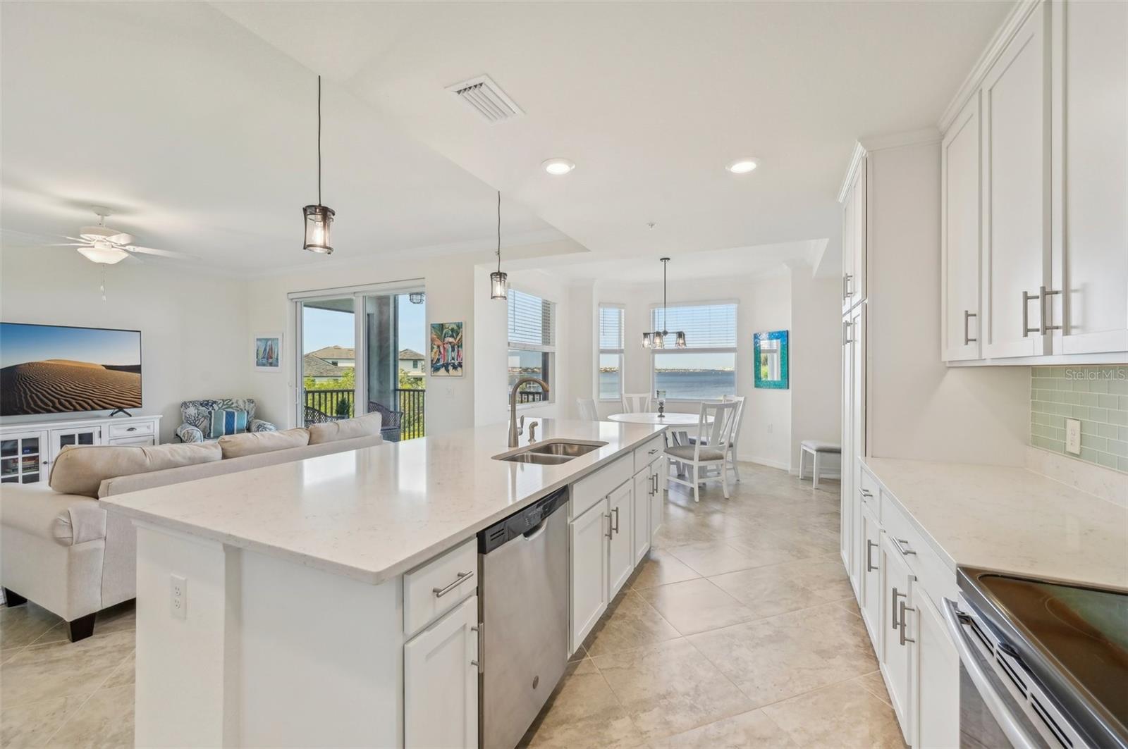 850 TIDEWATER SHORES LOOP #202