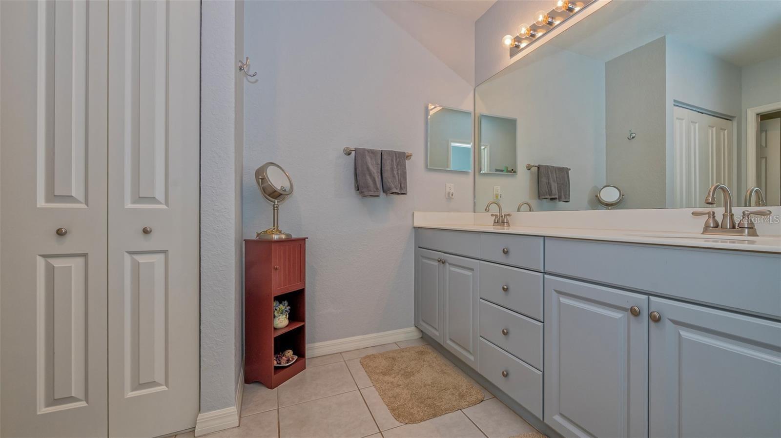 7357 FOUNTAIN PALM CIR #11-102