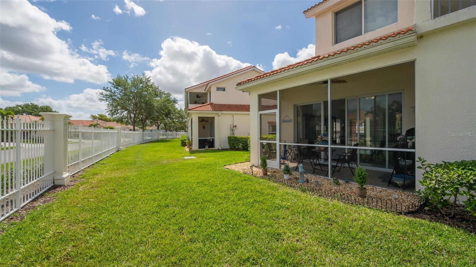 7357 FOUNTAIN PALM CIR #11-102