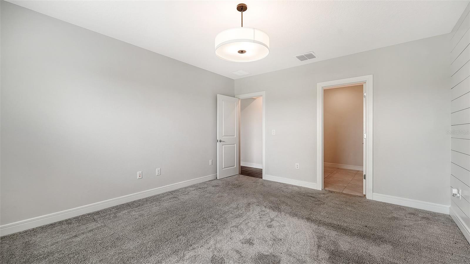 9304 ROYAL RIVER CIR