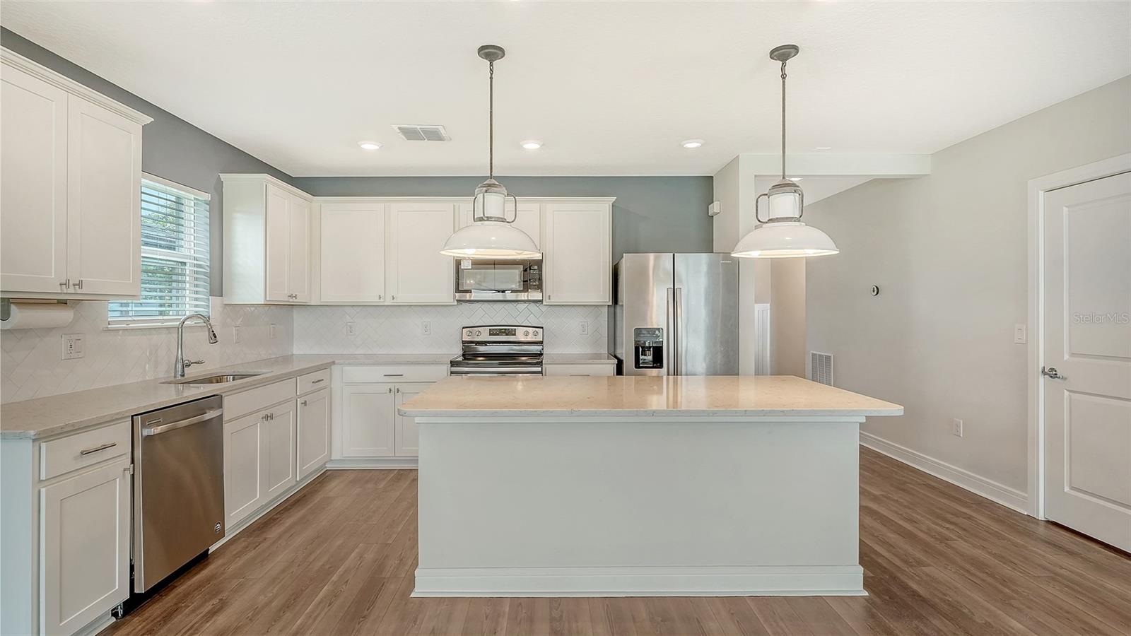 9304 ROYAL RIVER CIR