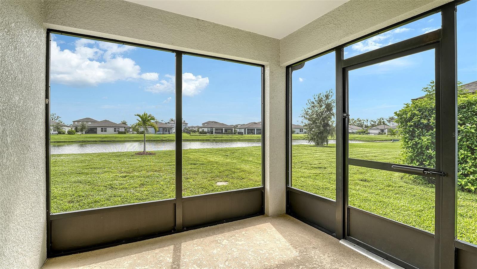 9304 ROYAL RIVER CIR