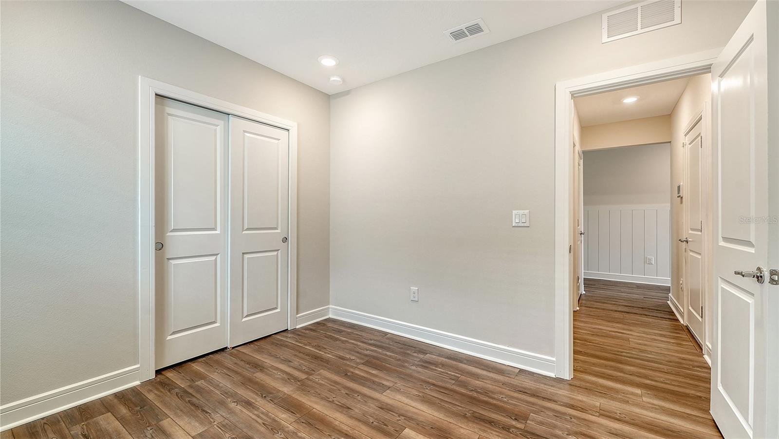 9304 ROYAL RIVER CIR