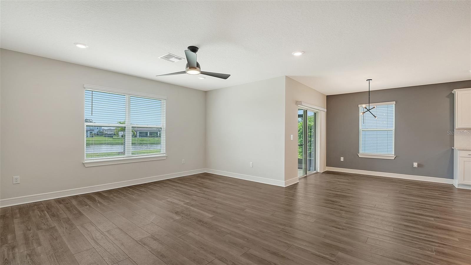 9304 ROYAL RIVER CIR