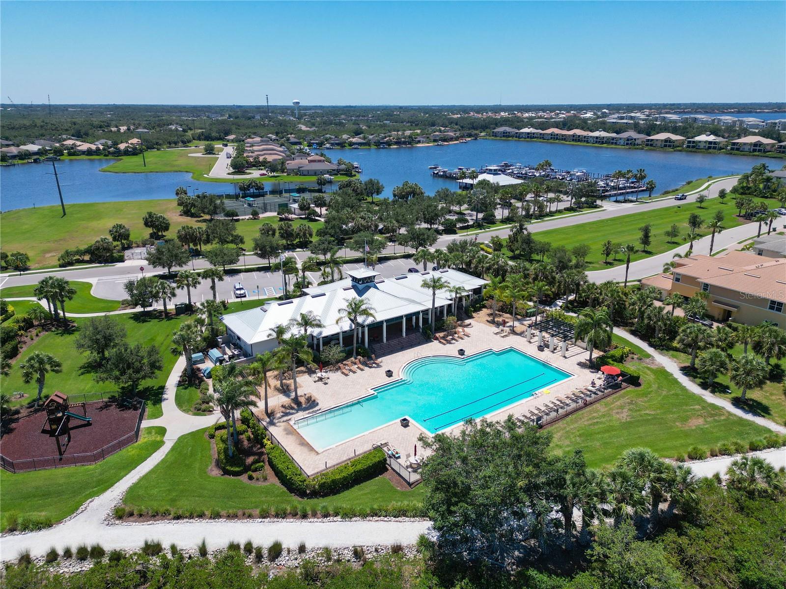 931 MANGROVE EDGE CT