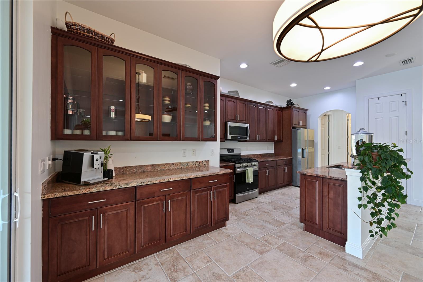 931 MANGROVE EDGE CT